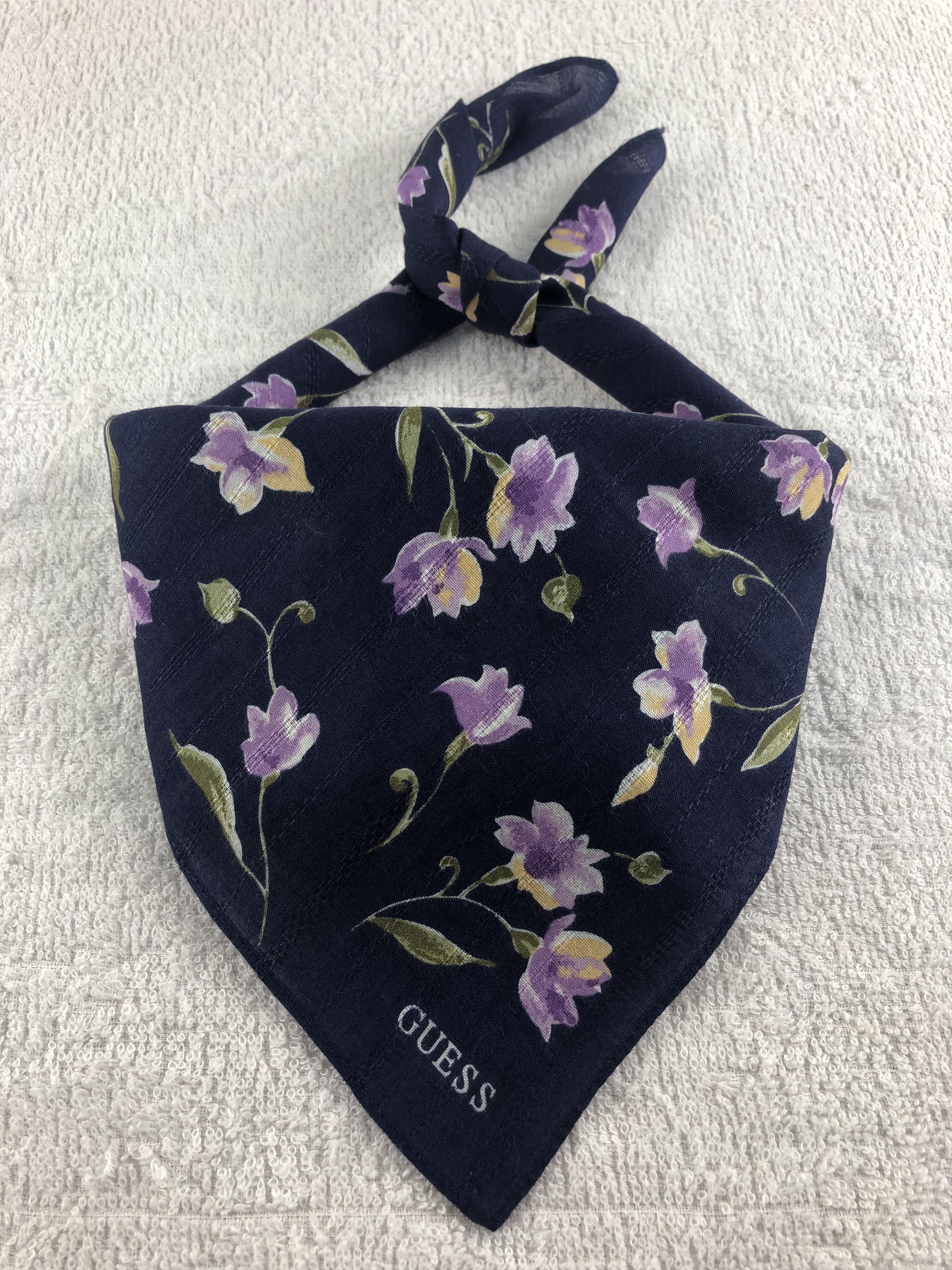 Guess Guess Handkerchief / Bandana / Neckerchief C240 Size ONE SIZE - 1 Thumbnail