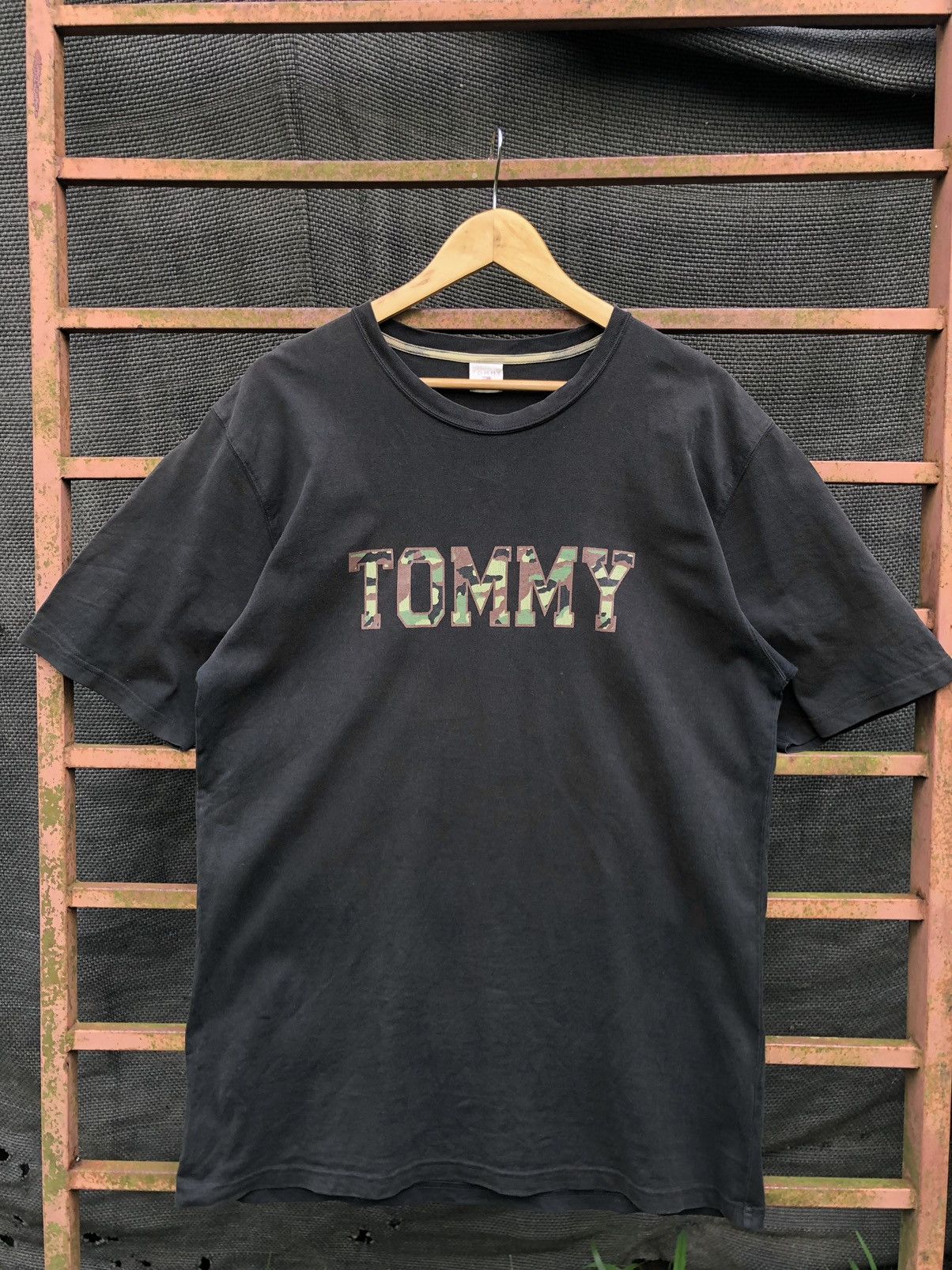 Japanese Brand Tommy camo print logo Size US XL / EU 56 / 4 - 1 Thumbnail