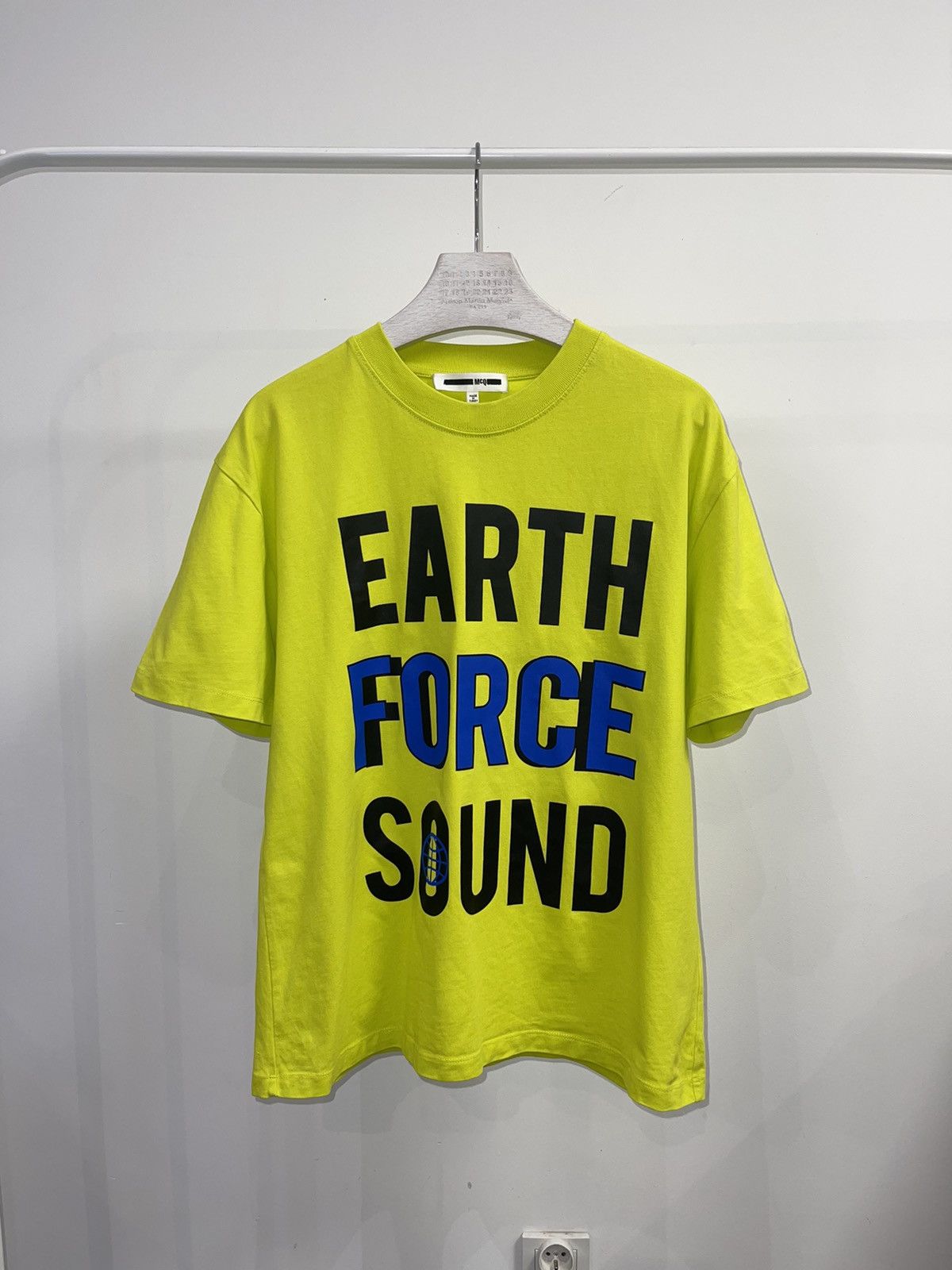 Alexander McQueen SS19 Alexander McQueen Planet Logo Yellow T-Shirt Size US M / EU 48-50 / 2 - 1 Thumbnail