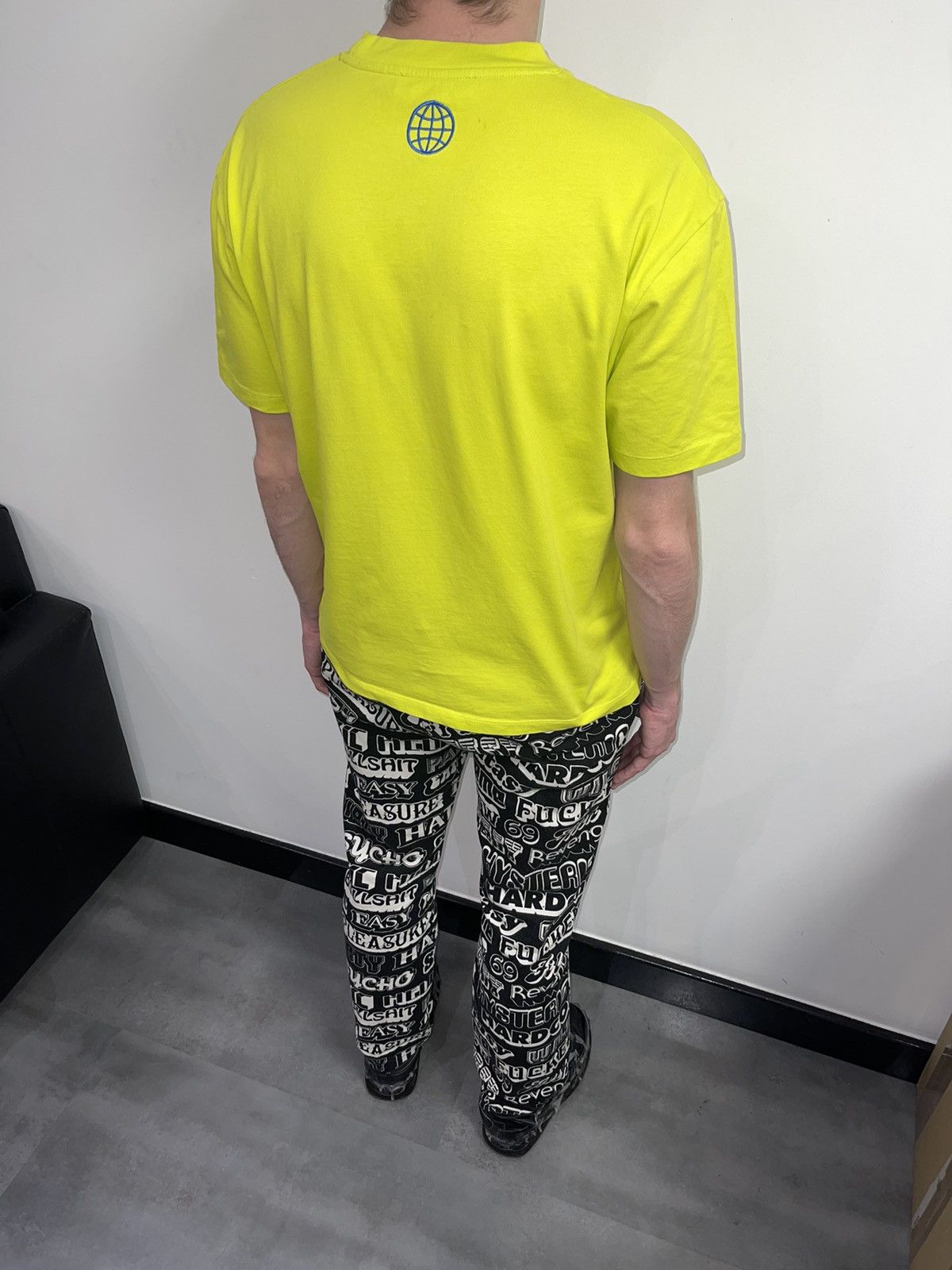 Alexander McQueen SS19 Alexander McQueen Planet Logo Yellow T-Shirt Size US M / EU 48-50 / 2 - 8 Thumbnail
