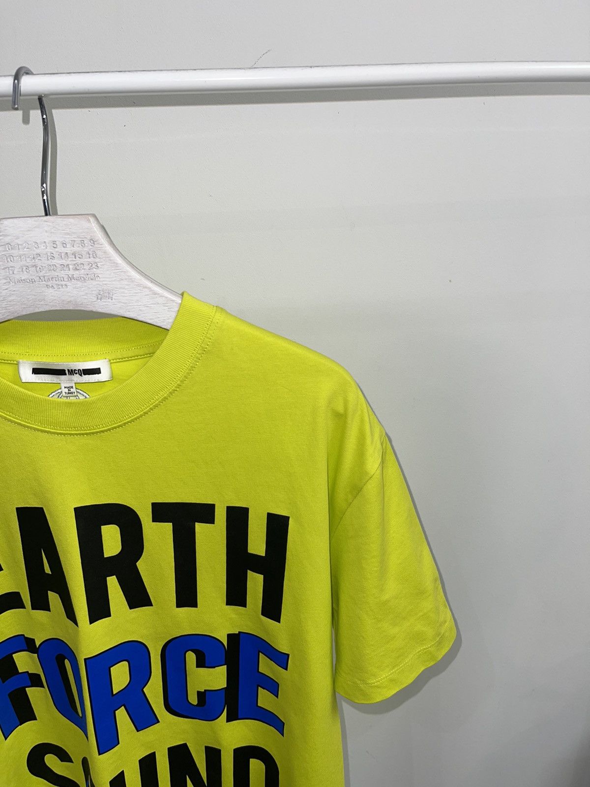 Alexander McQueen SS19 Alexander McQueen Planet Logo Yellow T-Shirt Size US M / EU 48-50 / 2 - 2 Thumbnail