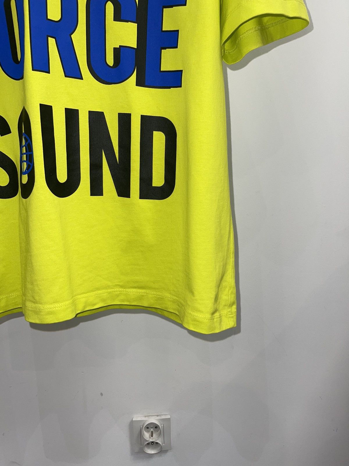 Alexander McQueen SS19 Alexander McQueen Planet Logo Yellow T-Shirt Size US M / EU 48-50 / 2 - 3 Thumbnail