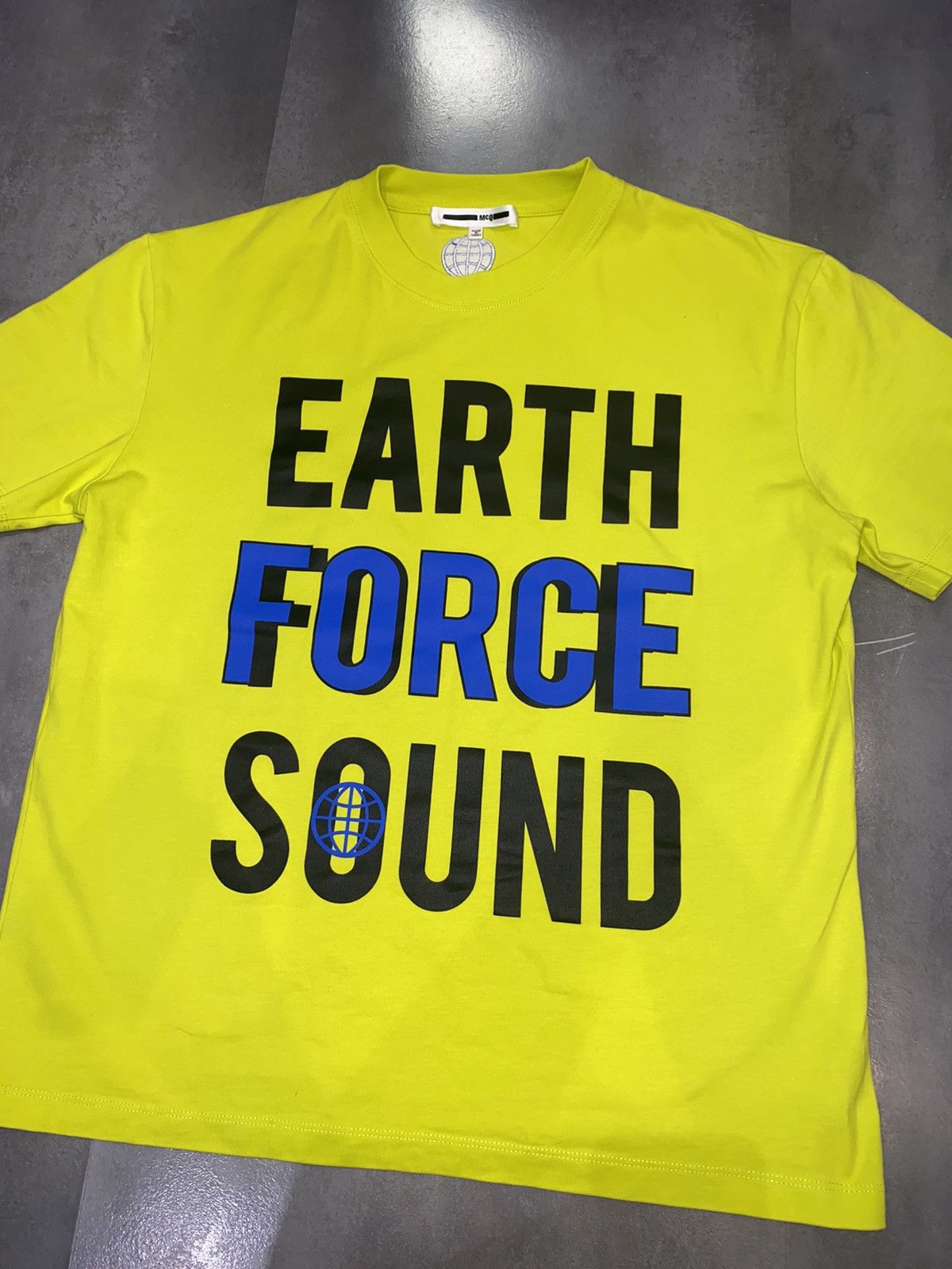 Alexander McQueen SS19 Alexander McQueen Planet Logo Yellow T-Shirt Size US M / EU 48-50 / 2 - 9 Thumbnail