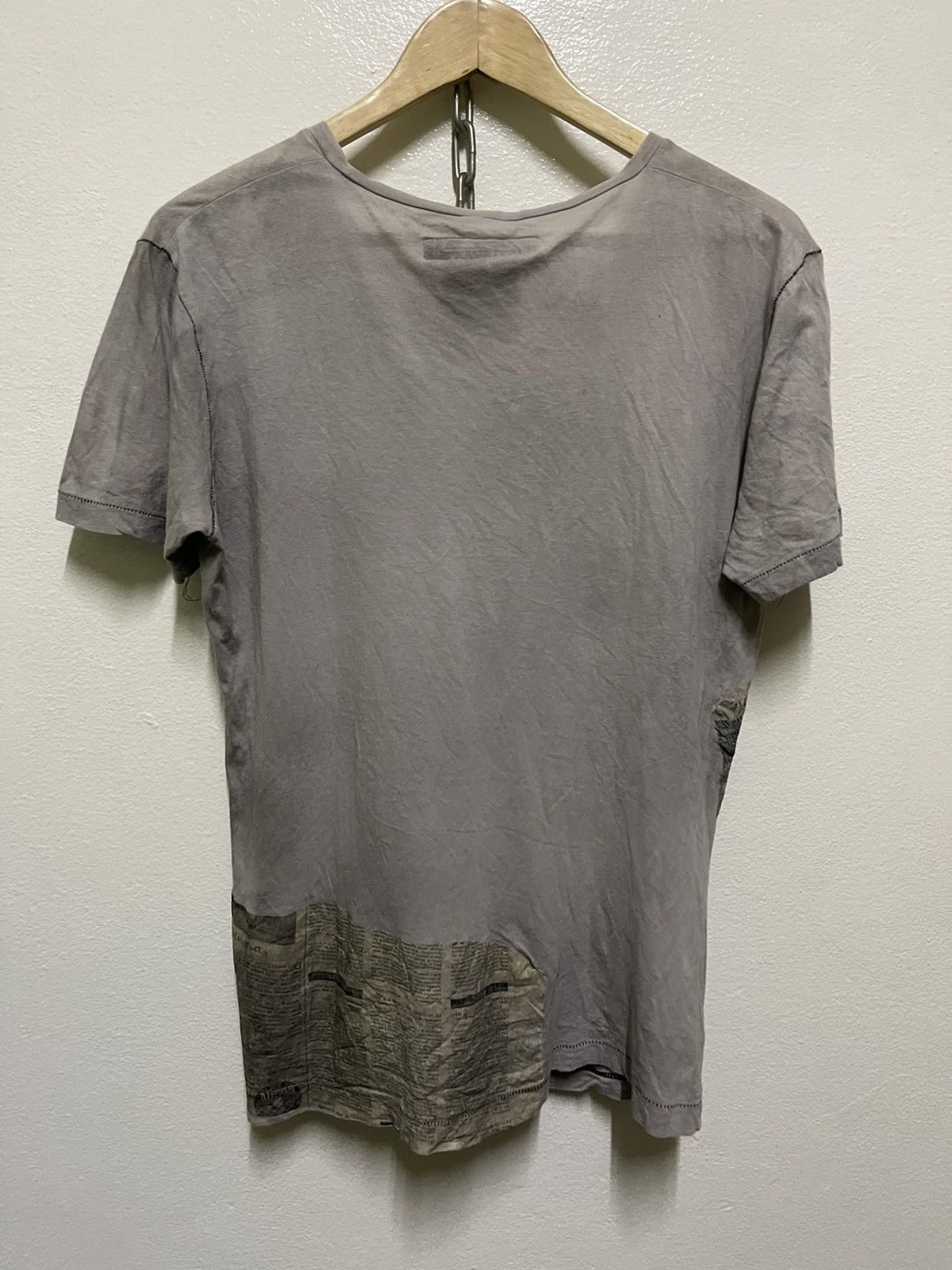 Japanese Brand Katharine Hamnett London News Paper Printed T Shirt Size US M / EU 48-50 / 2 - 8 Thumbnail