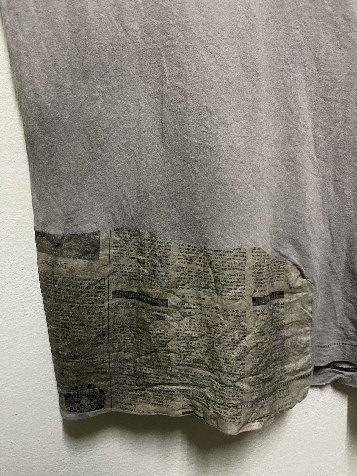 Japanese Brand Katharine Hamnett London News Paper Printed T Shirt Size US M / EU 48-50 / 2 - 10 Thumbnail