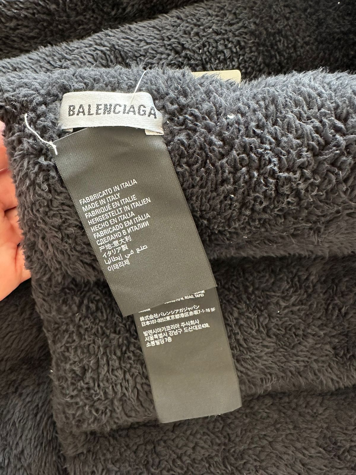Balenciaga 🔥$2.8K VALUE🔥Balenciaga Stripped Fake Fur Scarf Size ONE SIZE - 4 Thumbnail