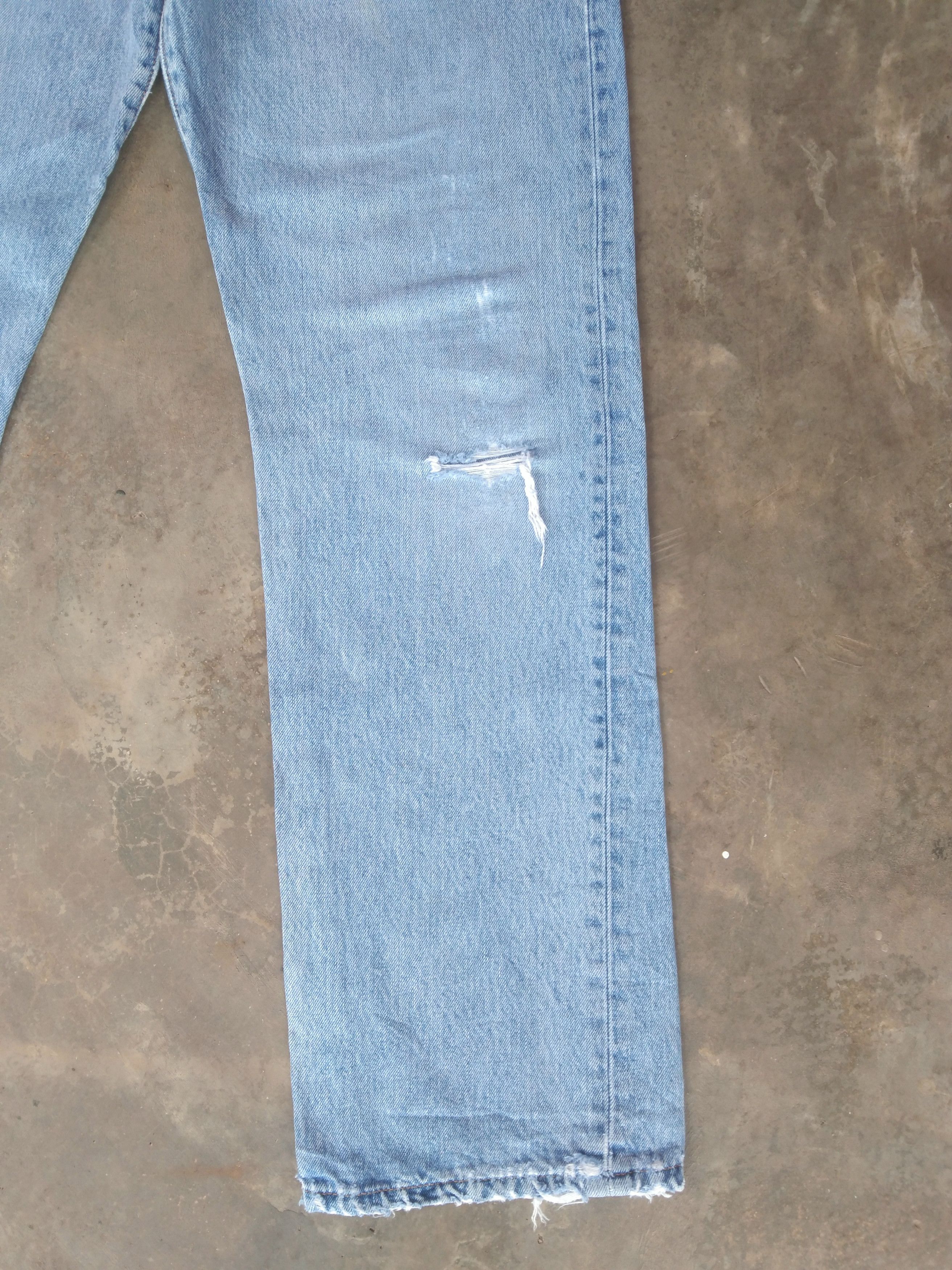 Levi's × Vintage Vintage Levis 501 Light Wash Distressed Jeans 34x31 Size US 34 / EU 50 - 11 Thumbnail