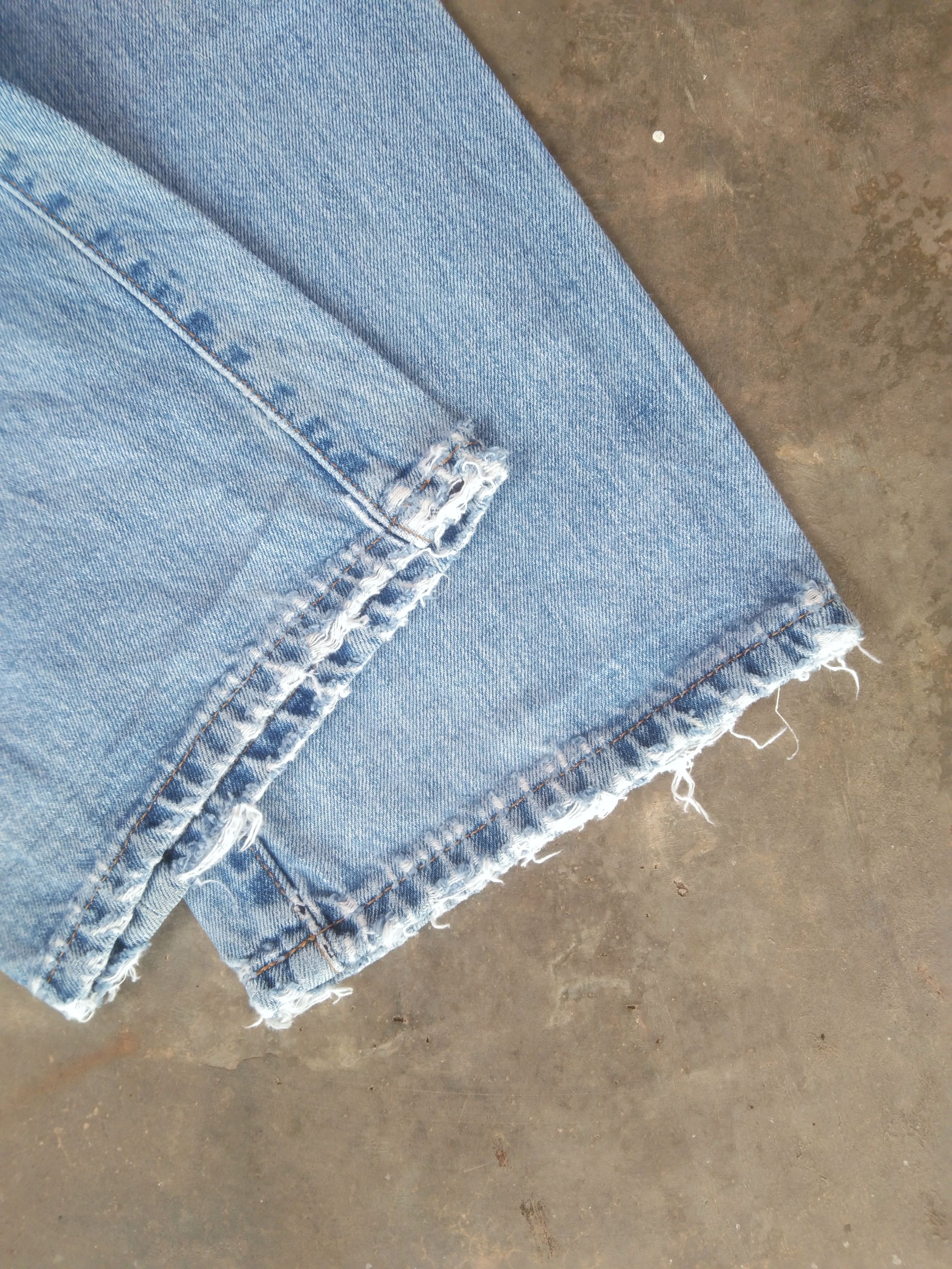Levi's × Vintage Vintage Levis 501 Light Wash Distressed Jeans 34x31 Size US 34 / EU 50 - 3 Thumbnail