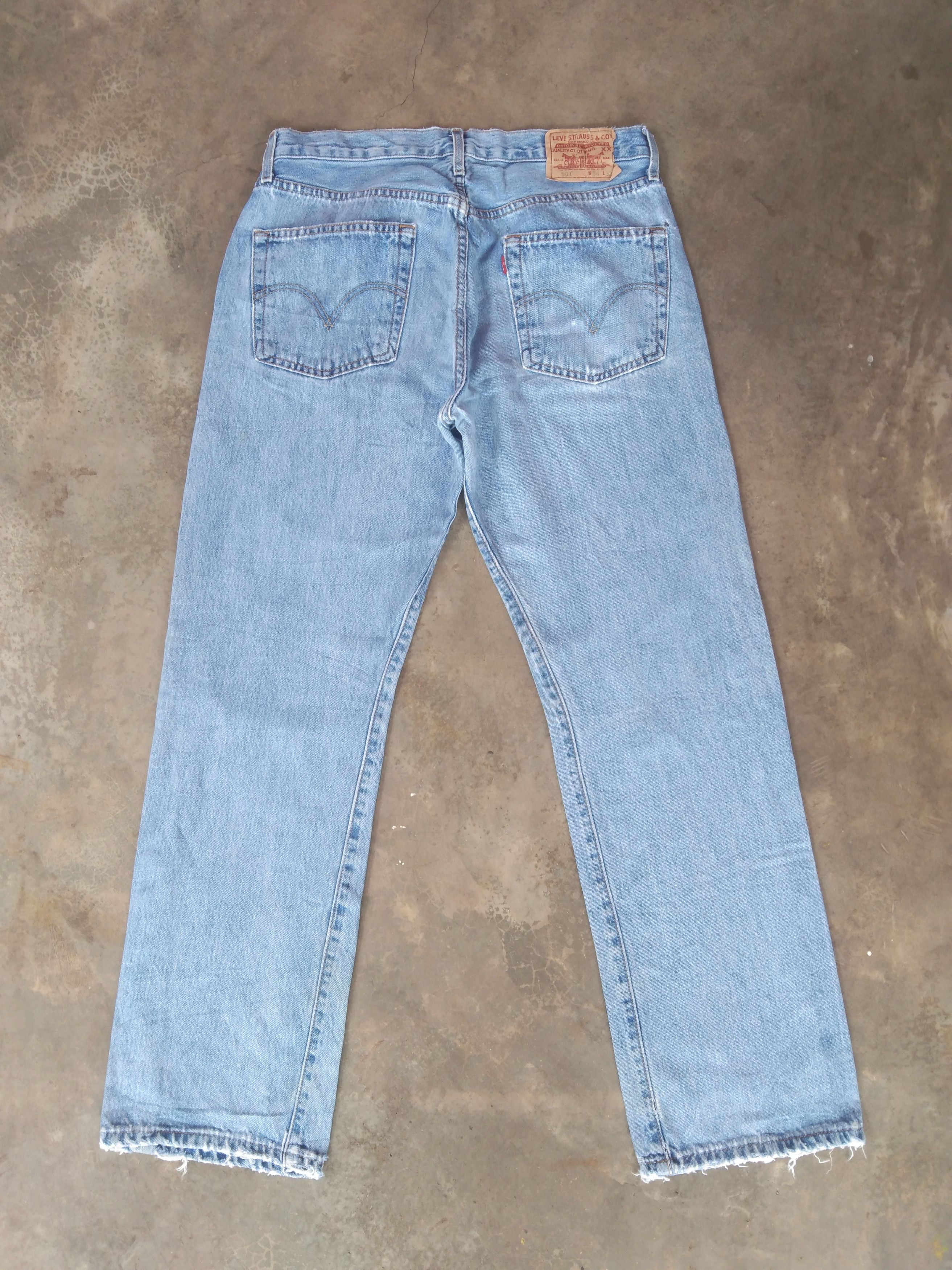 Levi's × Vintage Vintage Levis 501 Light Wash Distressed Jeans 34x31 Size US 34 / EU 50 - 2 Thumbnail