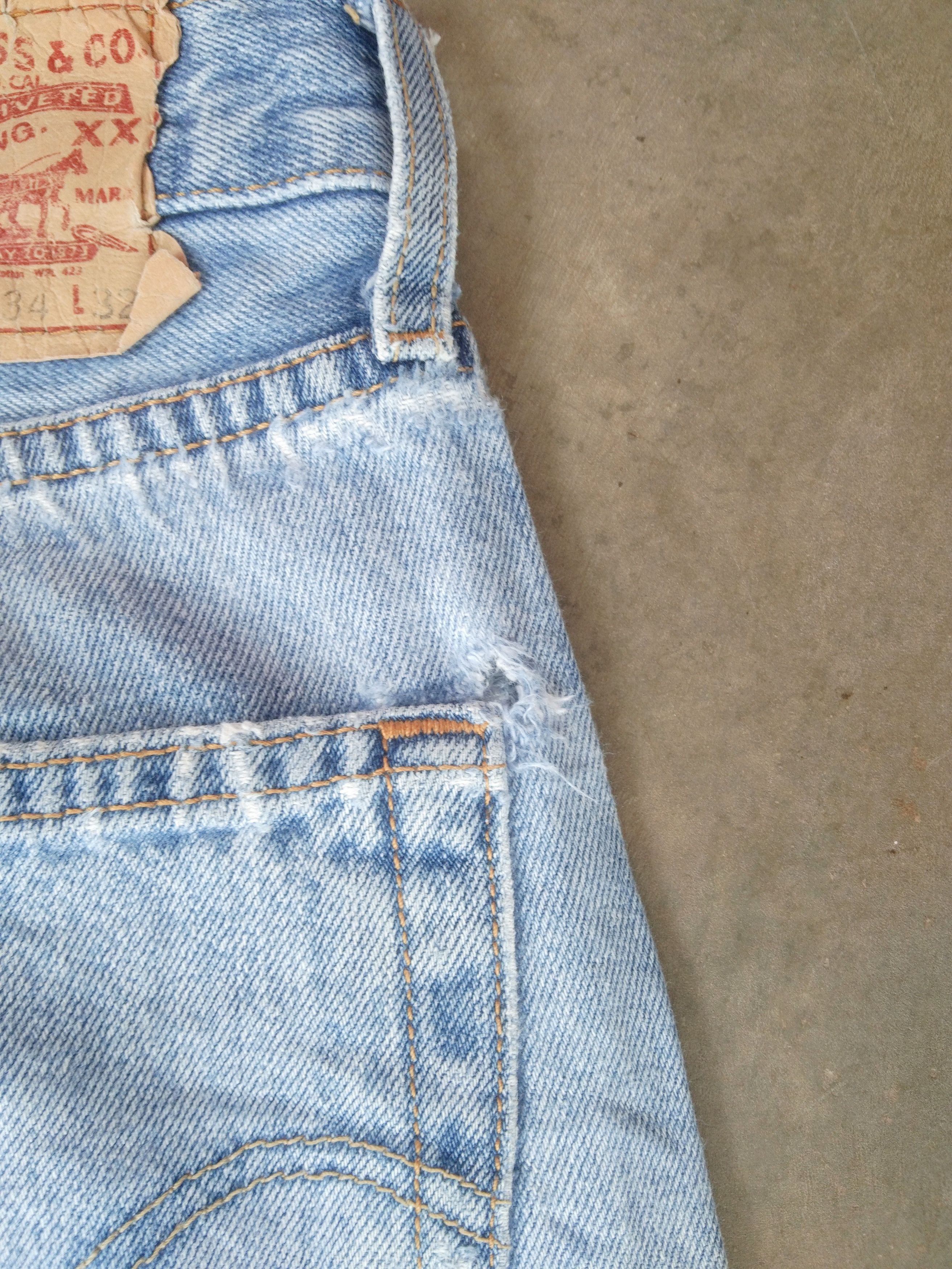 Levi's × Vintage Vintage Levis 501 Light Wash Distressed Jeans 34x31 Size US 34 / EU 50 - 4 Thumbnail