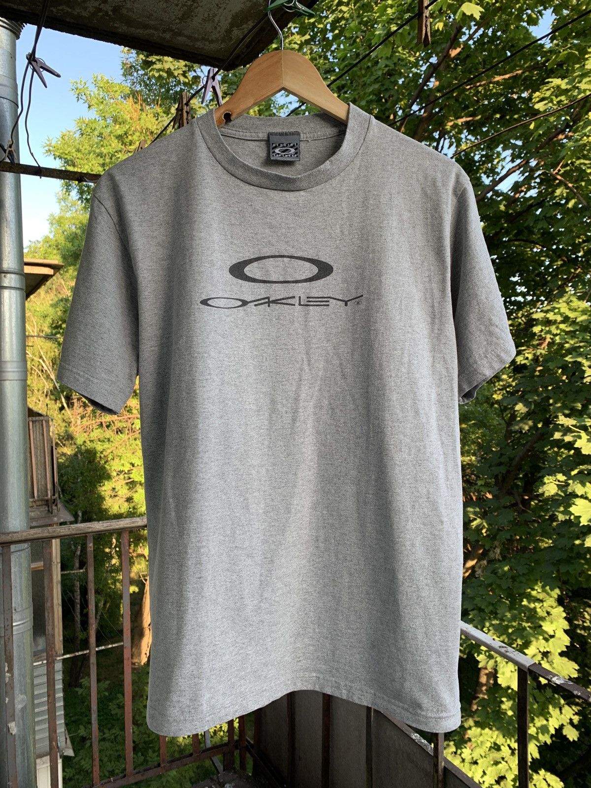 Vintage Oakley Grey T-Shirt