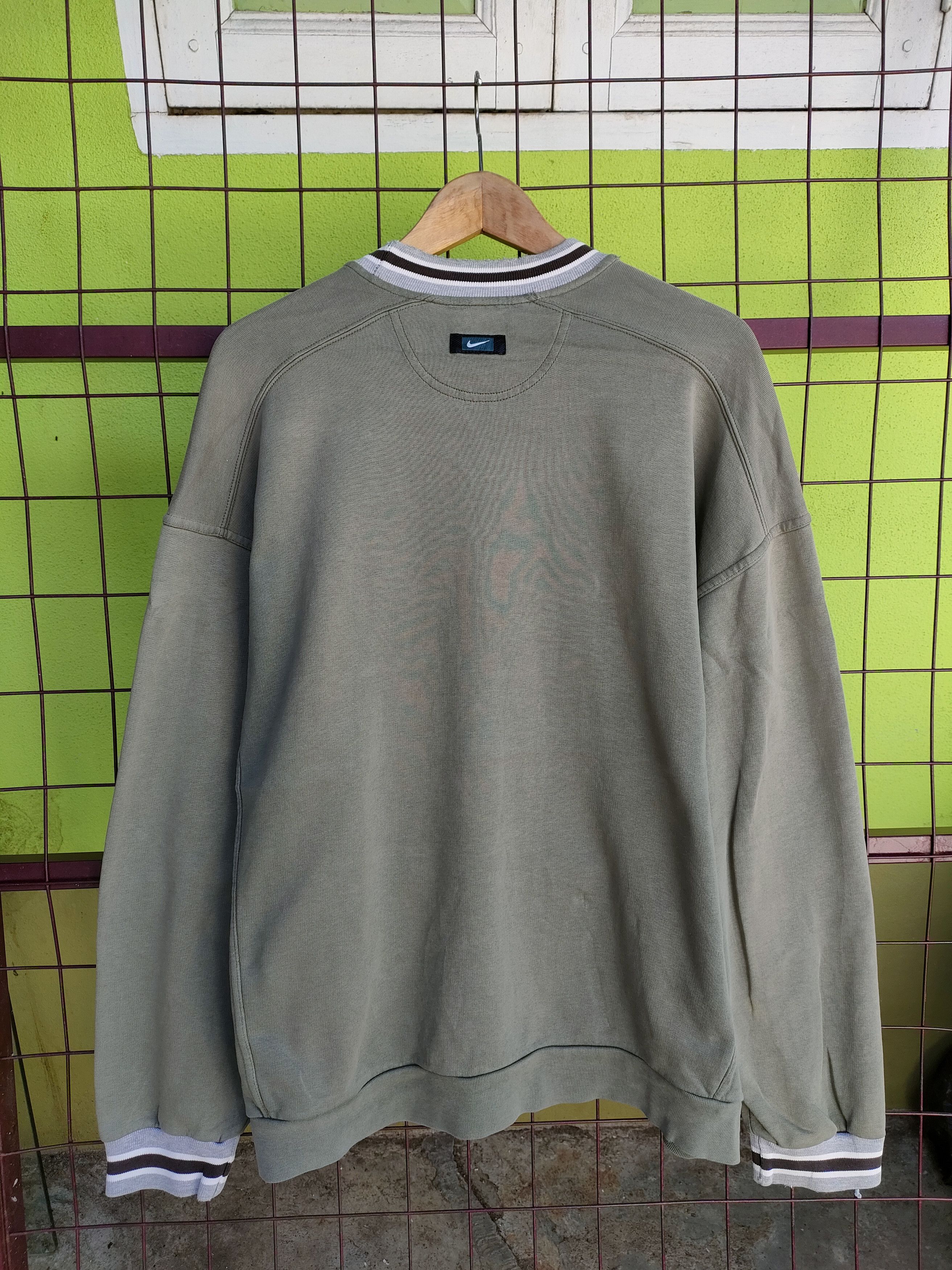 Nike × Vintage Vintage Nike Big Swoosh Distressed Sweetshirts Size US L / EU 52-54 / 3 - 3 Thumbnail