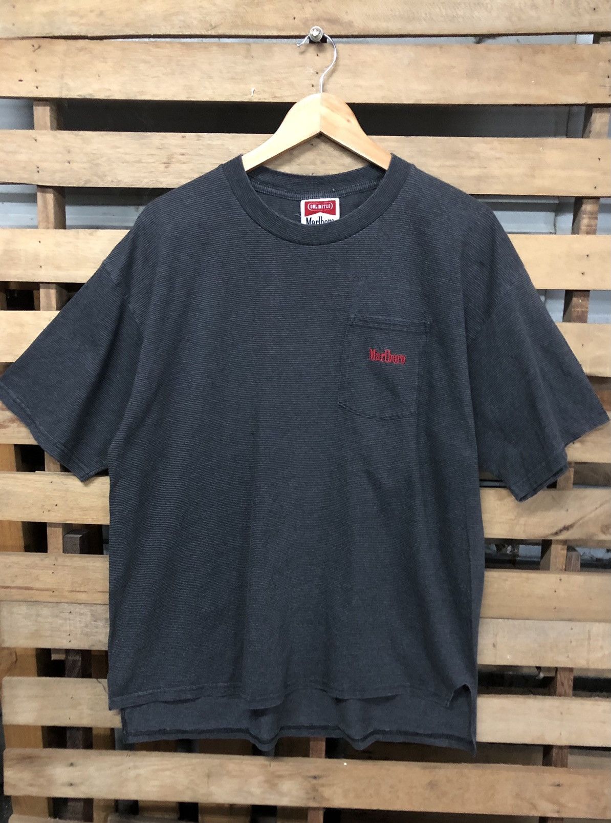 Marlboro × Marlboro Unlimited × Vintage Vintage Marlboro Unlimited Stripe Single Pocket Tshirt Size US L / EU 52-54 / 3 - 1 Thumbnail