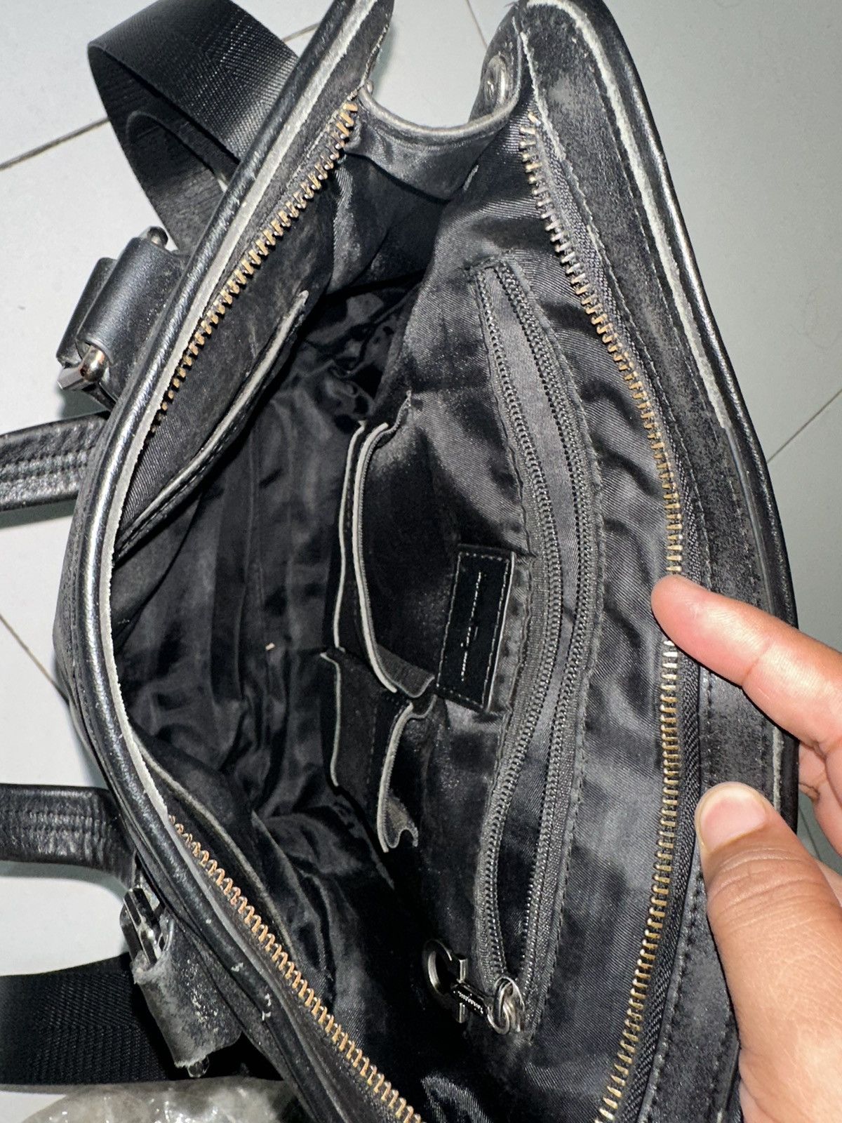 Salvatore Ferragamo VTG Salvatore Ferragamo Messenger+Sling Bag Size ONE SIZE - 19 Thumbnail