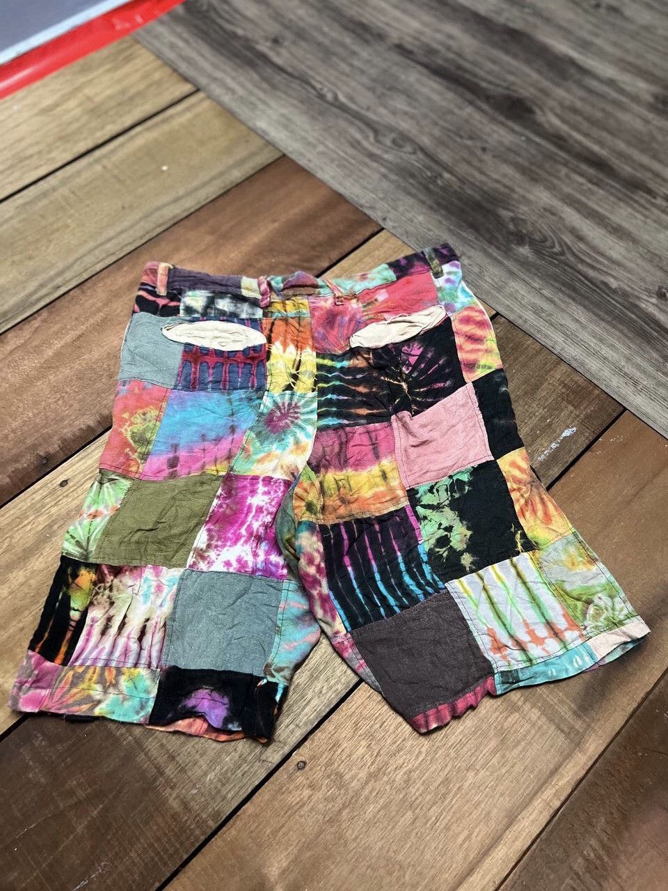 Japanese Brand TITICACA PATCHWORK TIE-DYE SHORT PANT SIZE 34 Size US 34 / EU 50 - 5 Thumbnail