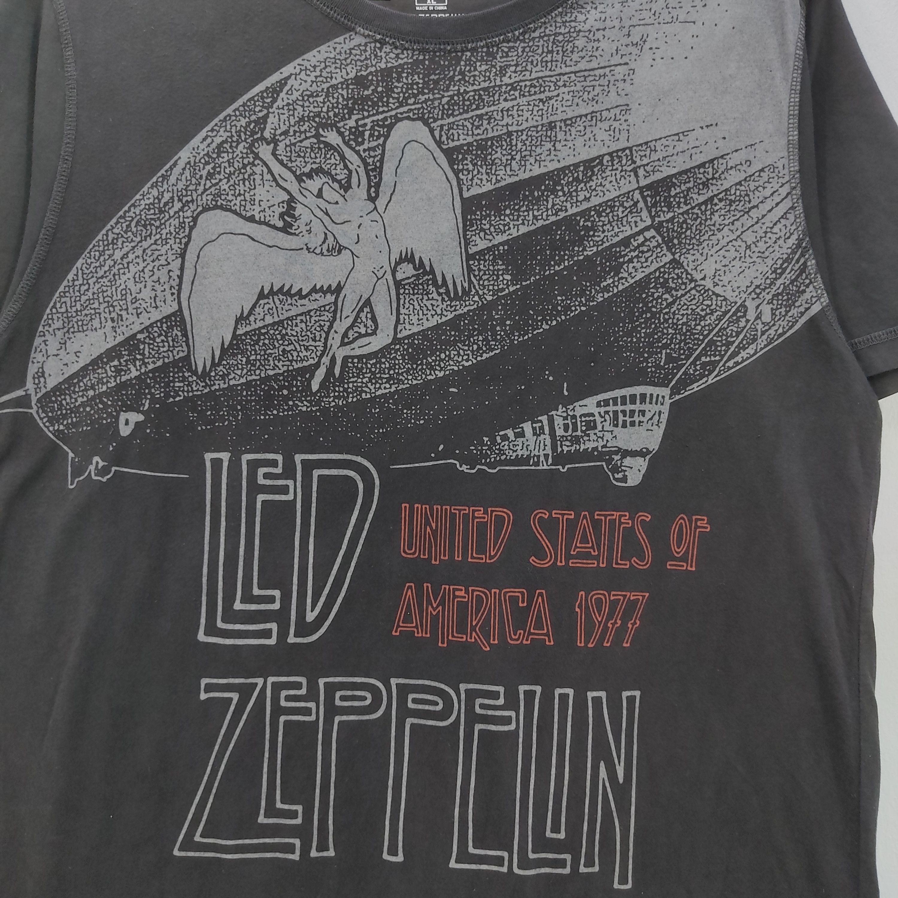 Band Tees × Uniqlo Led Zeppelin Tour 1977 Repro by Uniqlo T-Shirt Size US L / EU 52-54 / 3 - 3 Thumbnail
