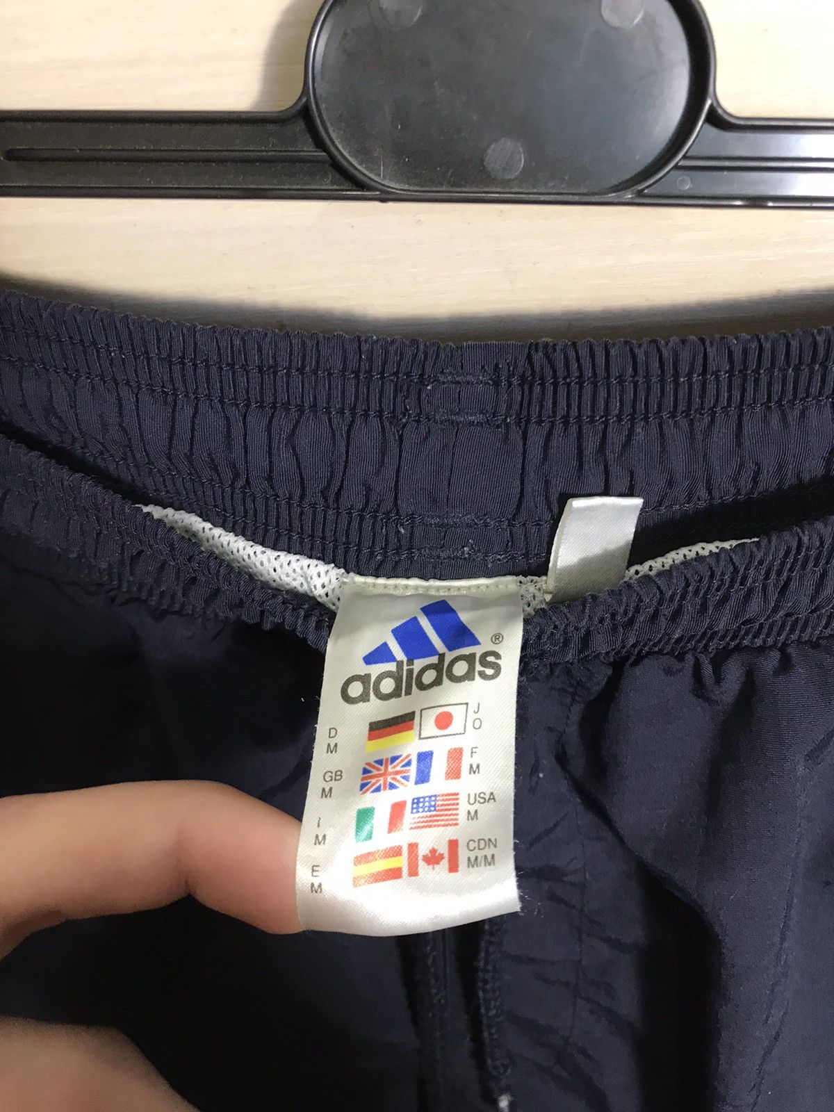 Adidas Vintage Adidas streetwear shorts Size US 32 / EU 48 - 4 Thumbnail