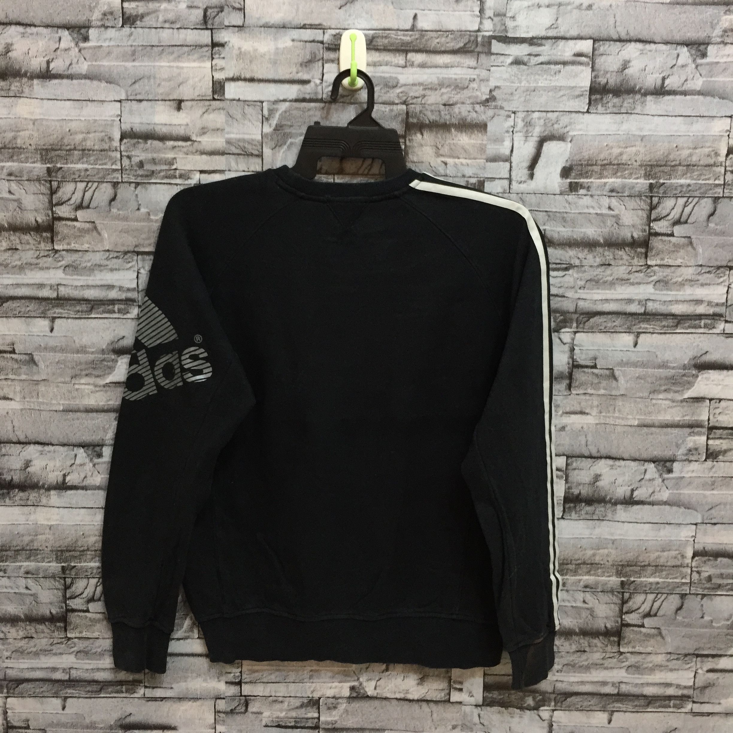 Adidas Vintage adidas sweatshirt big logo stripe size L Size US L / EU 52-54 / 3 - 9 Thumbnail