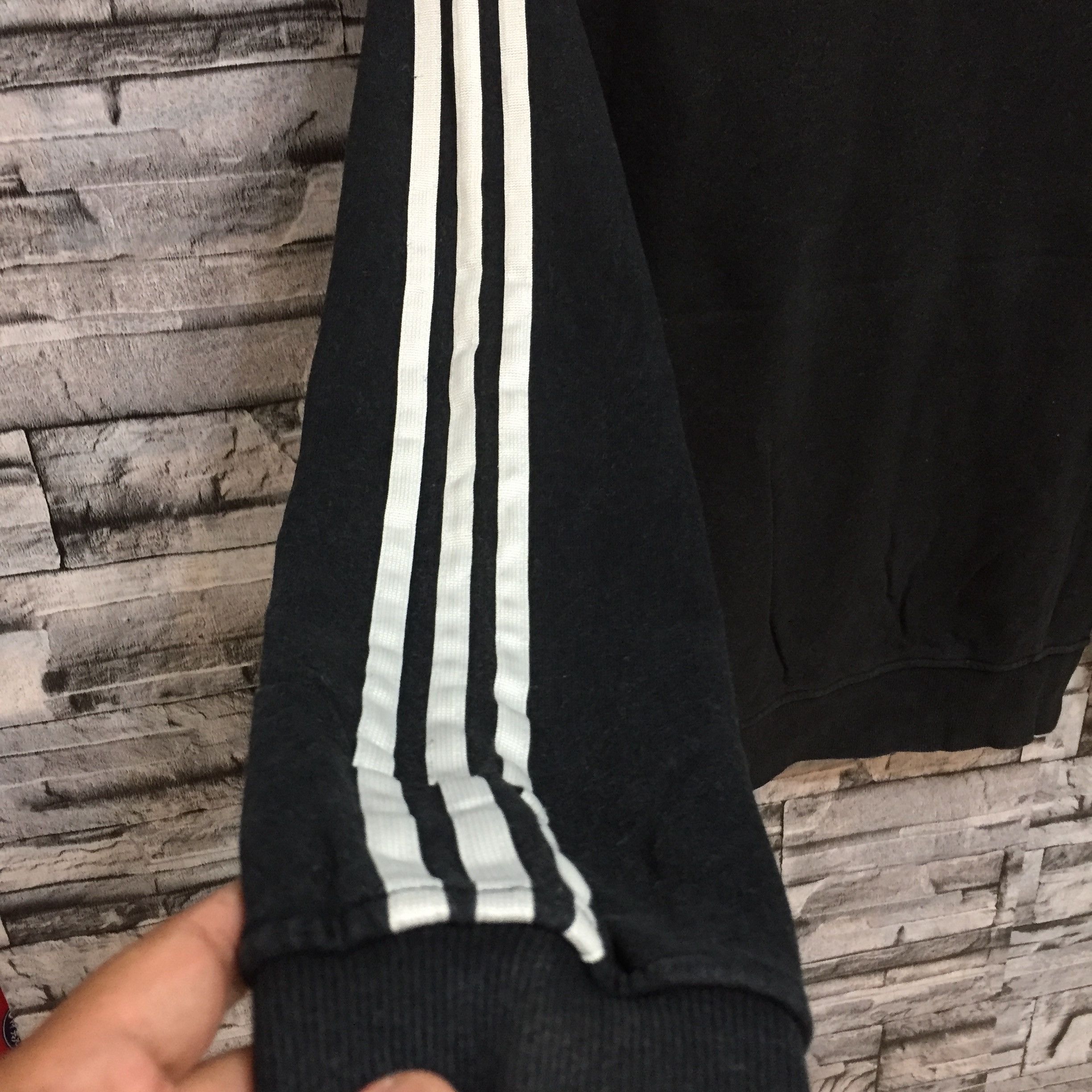 Adidas Vintage adidas sweatshirt big logo stripe size L Size US L / EU 52-54 / 3 - 5 Thumbnail