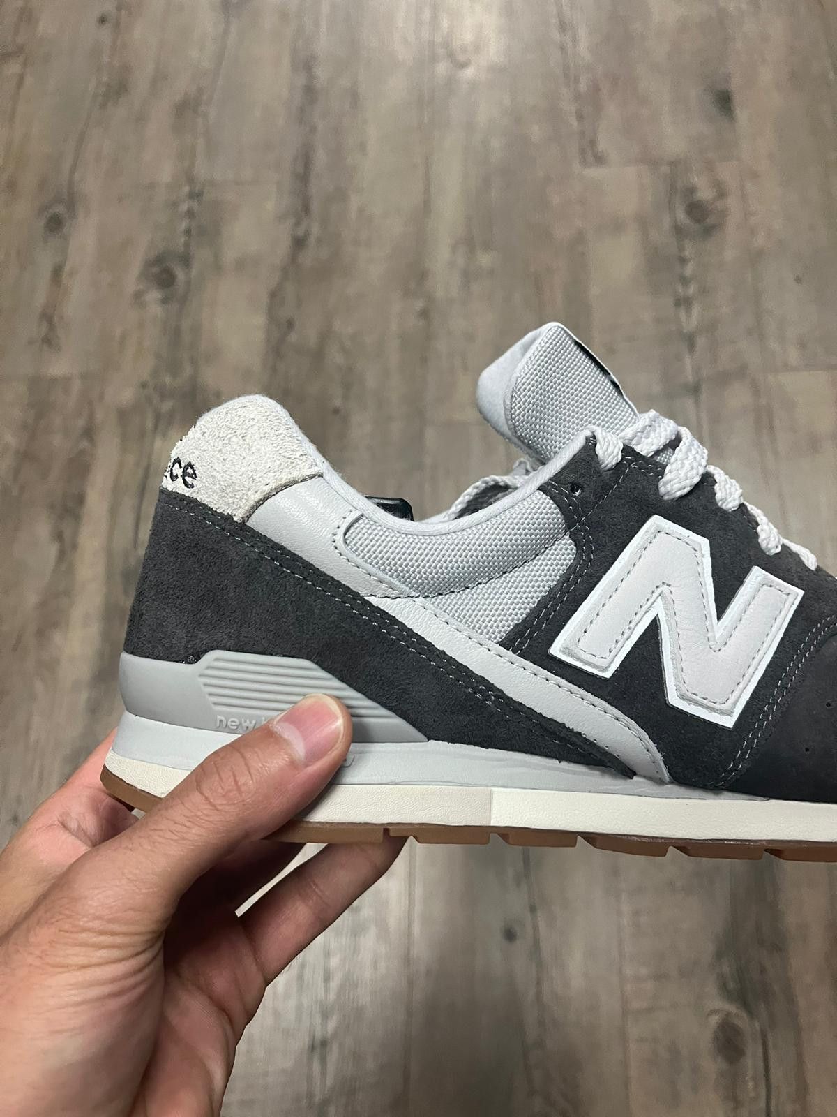 New Balance 996 Trainer in Grey / Multi Size US 9.5 / EU 42-43 - 3 Thumbnail