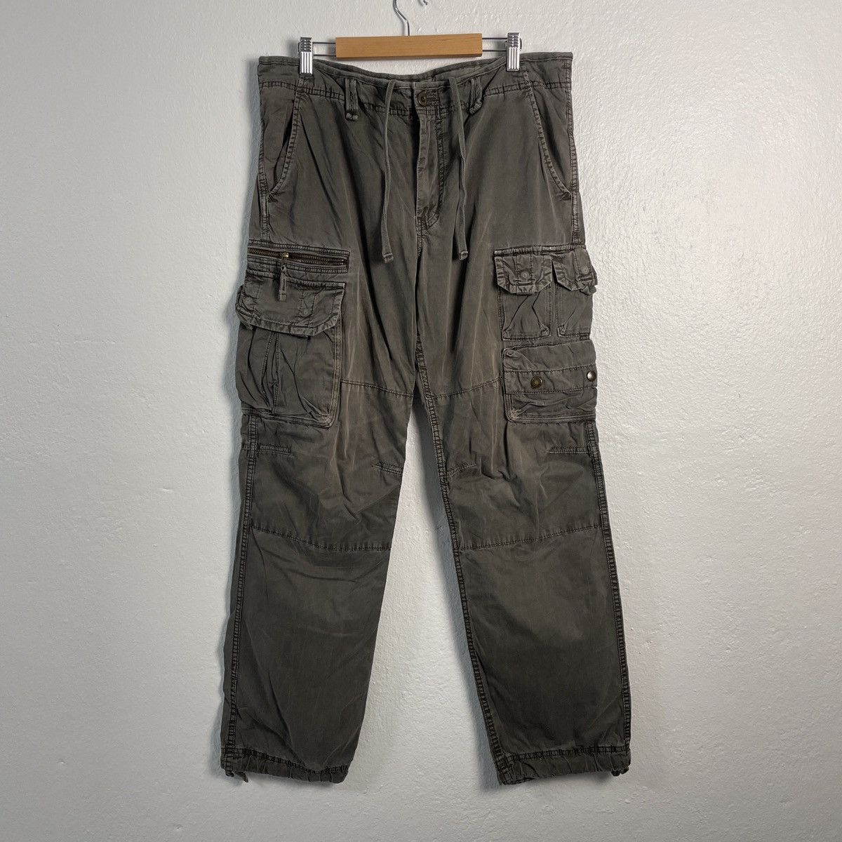 Japanese Brand Vintage Japanese Brand Utility 9 Pocket Tactical Cargo Pants Size US 36 / EU 52 - 1 Thumbnail