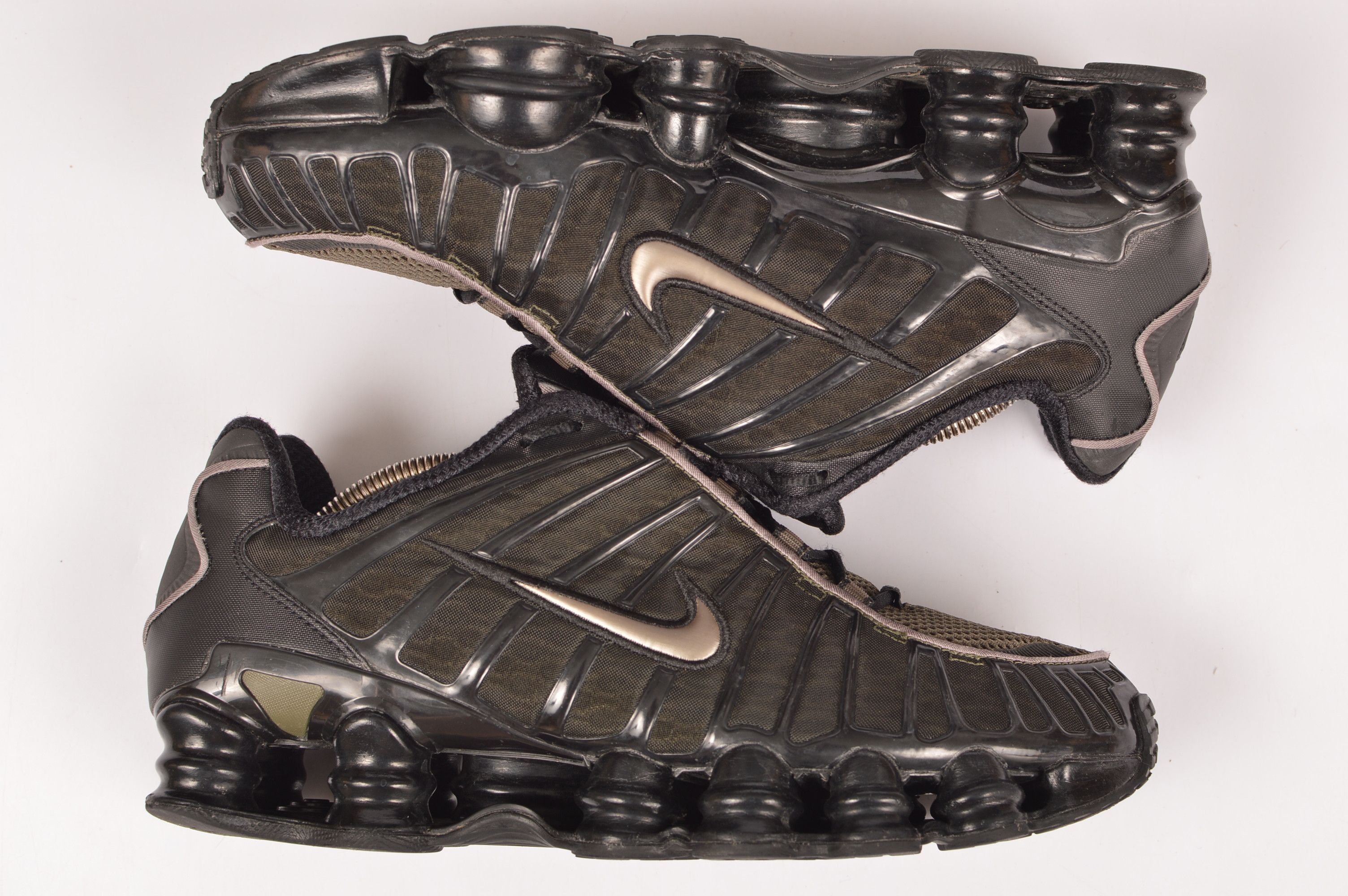 Nike Rare Nike Shox TL Black Metallic Pewter Cargo Khaki Trainers Size US 9 / EU 42 - 6 Thumbnail