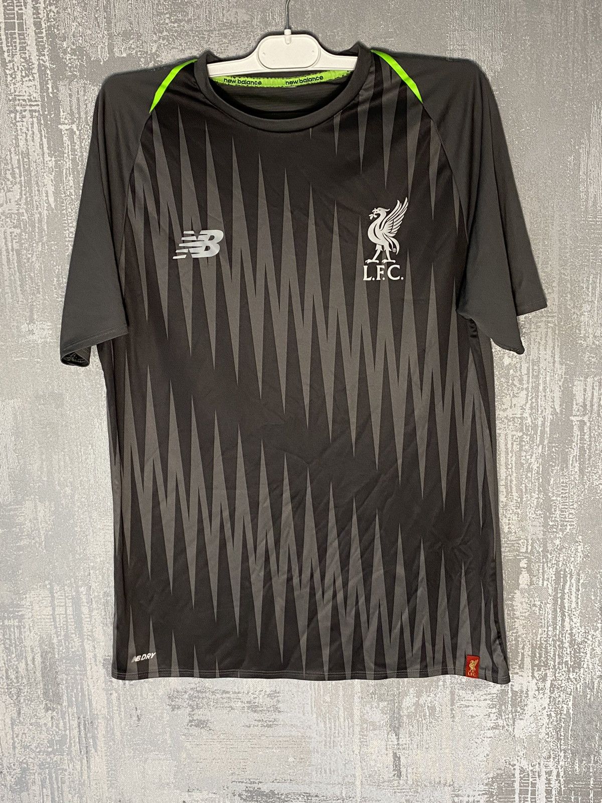 New Balance × Other UK New Balance Liverpool Soccer Jersey Training Football Shirt Size US S / EU 44-46 / 1 - 1 Thumbnail