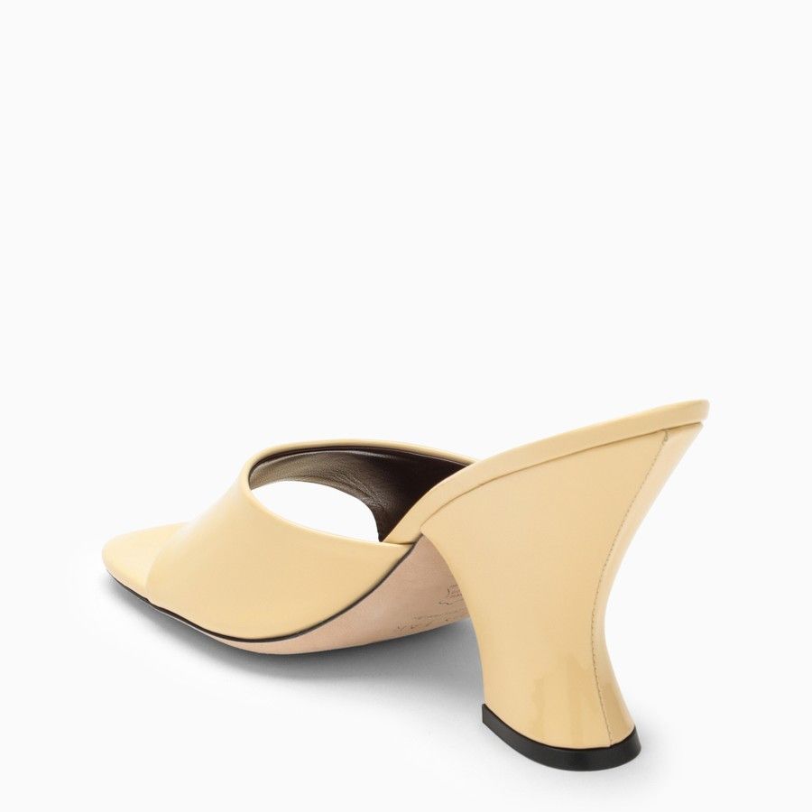 o1d2blof0623 Mules in Ivory