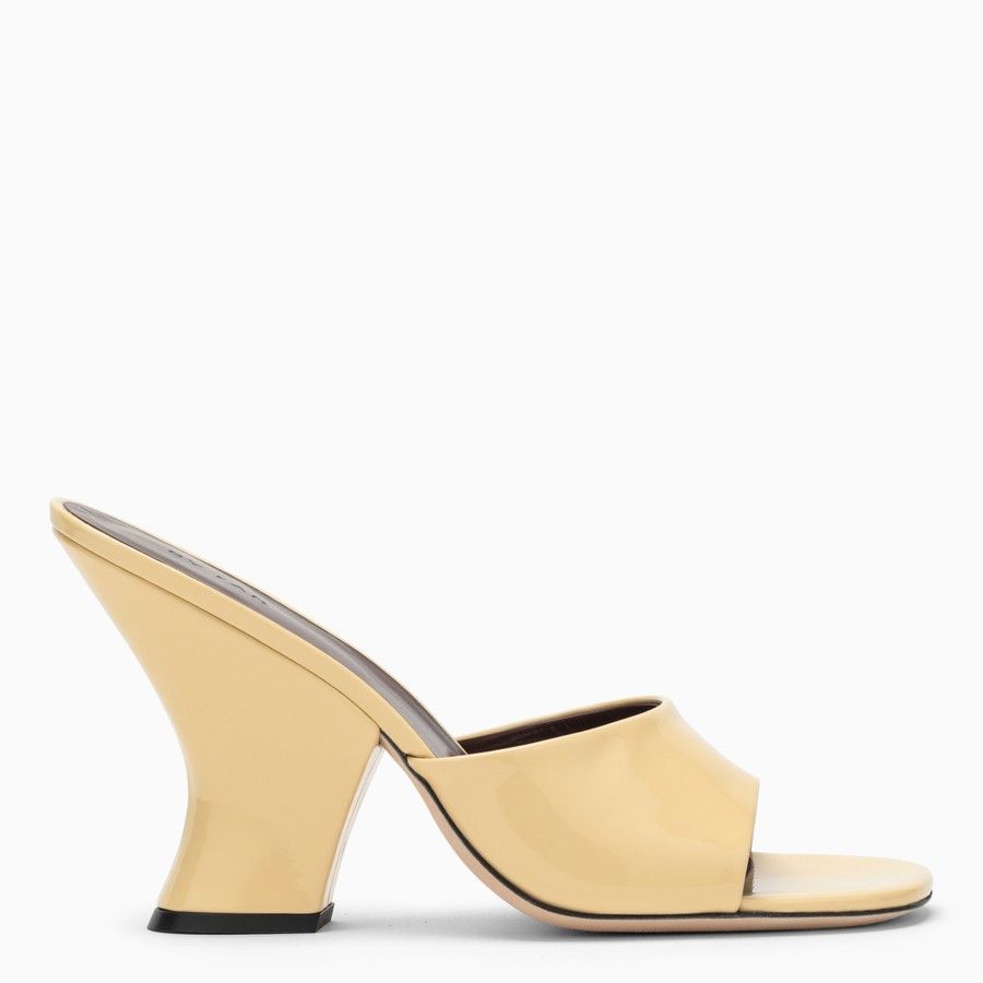 o1d2blof0623 Mules in Ivory