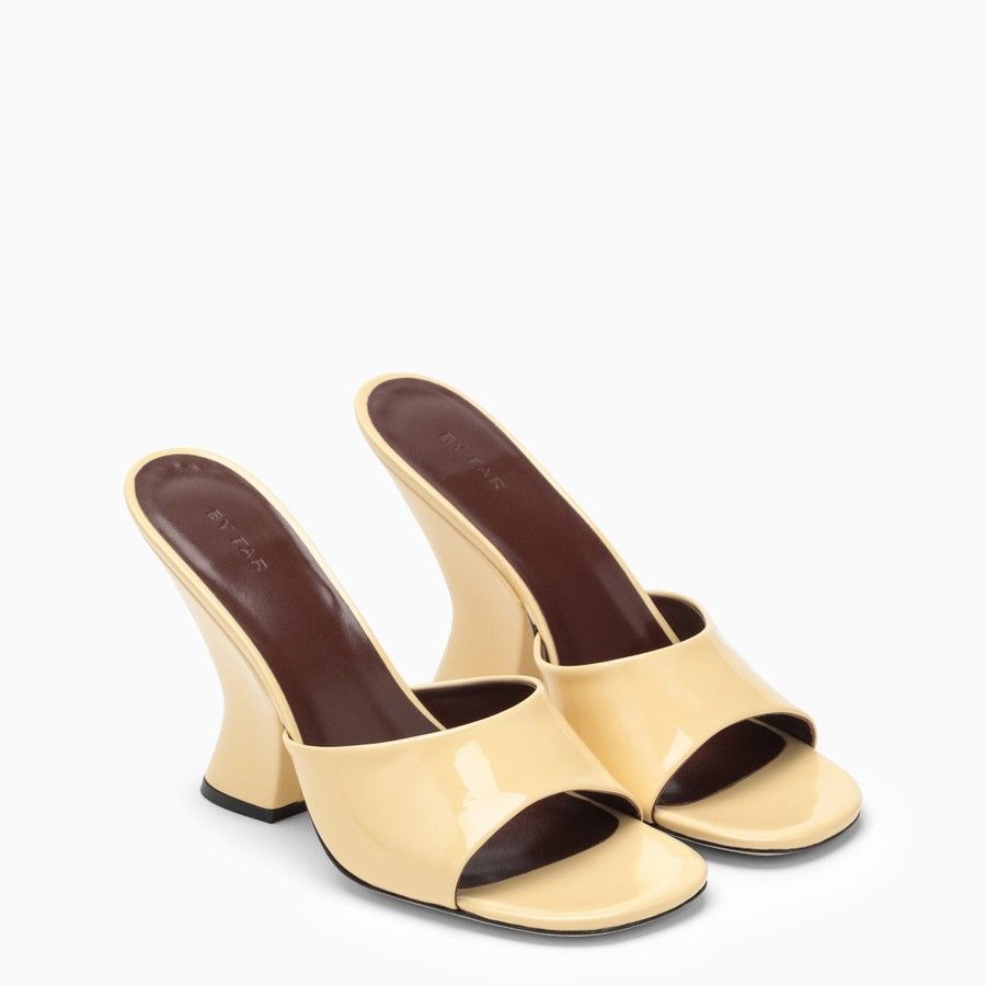 o1d2blof0623 Mules in Ivory