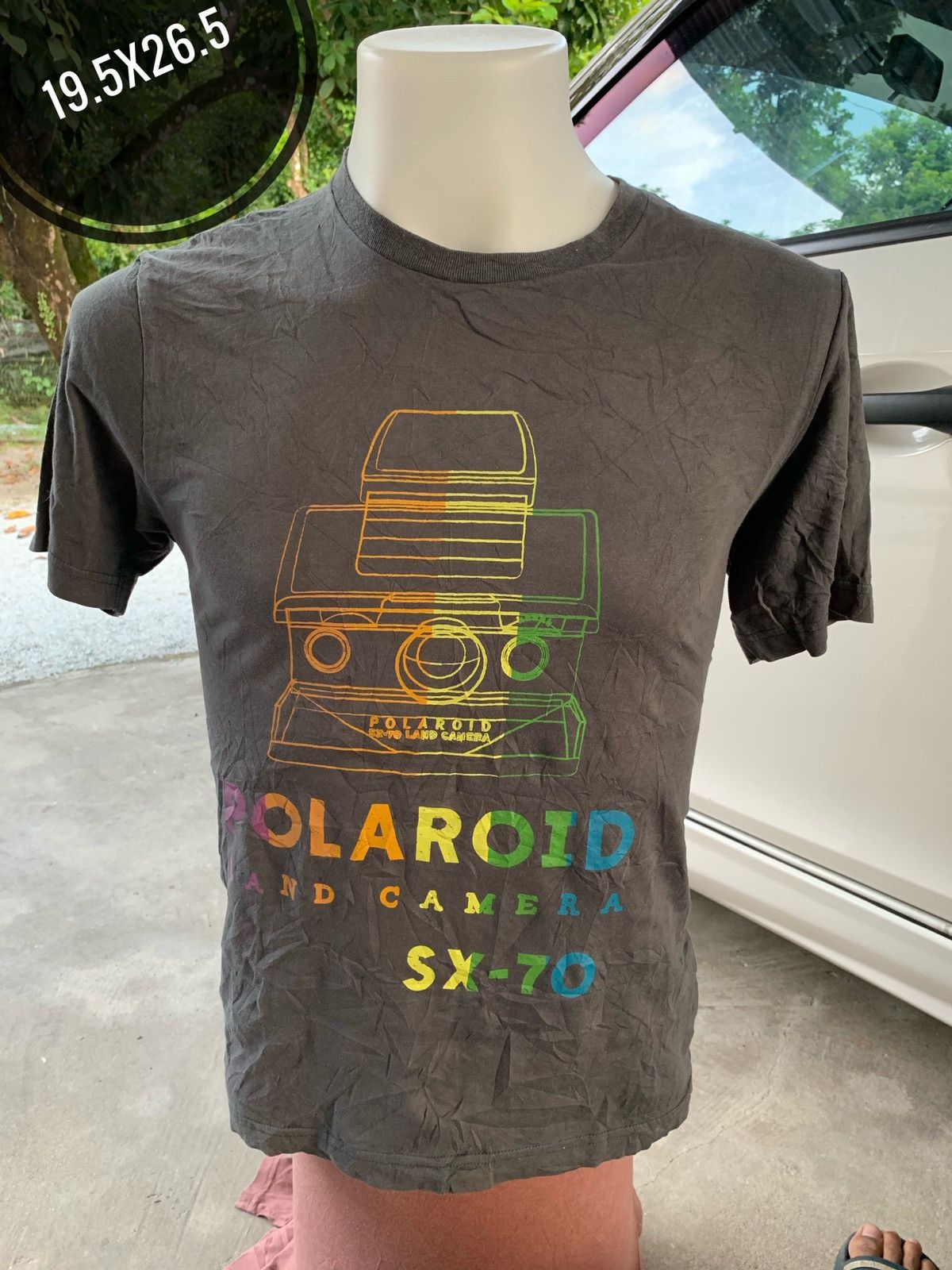 Uniqlo Uniqlo Polaroid Land Camera Sx70 Tshirt Size US M / EU 48-50 / 2 - 1 Thumbnail