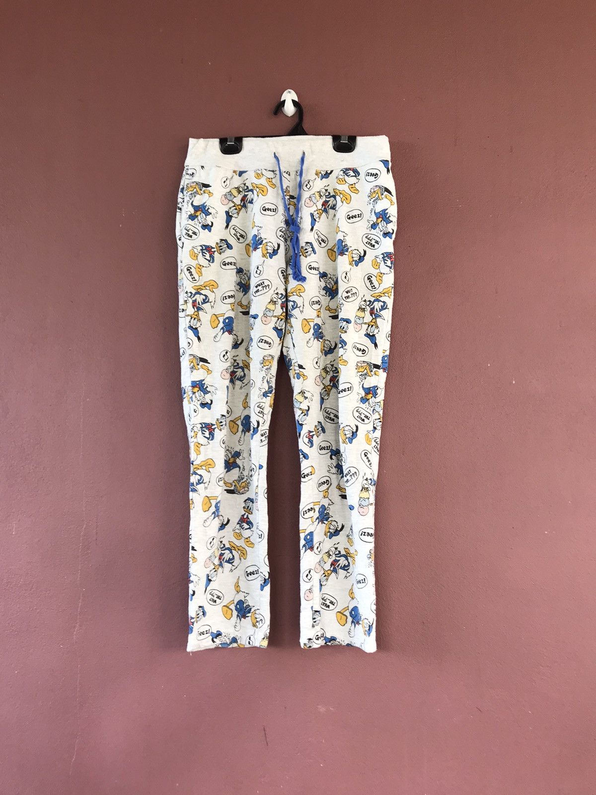 Disney Donald duck fullprints sweatpants size L Size US 28 / EU 44 - 1 Thumbnail