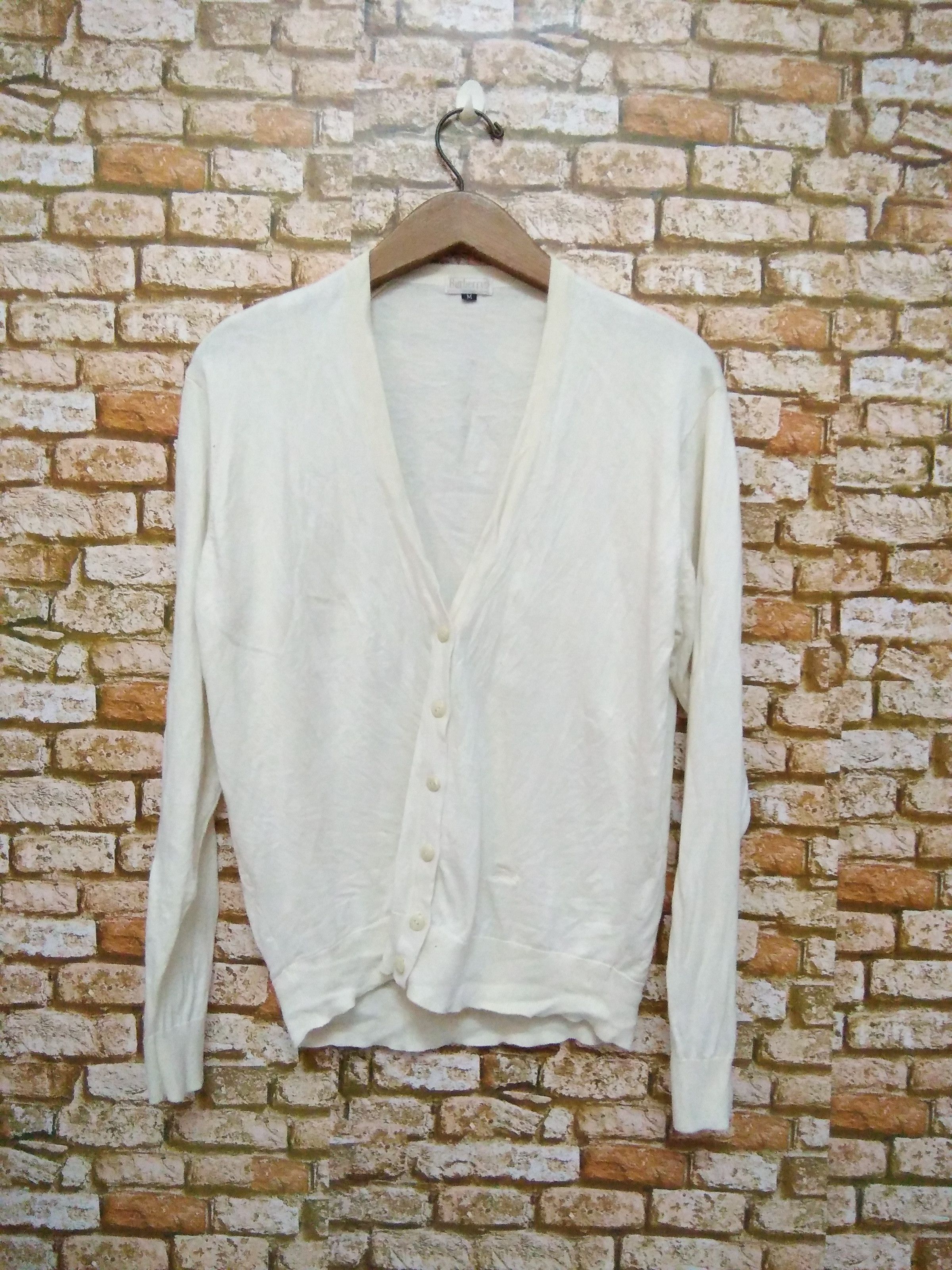 Burberry BURBERRY Cardigan (A159) Size M / US 6-8 / IT 42-44 - 1 Thumbnail