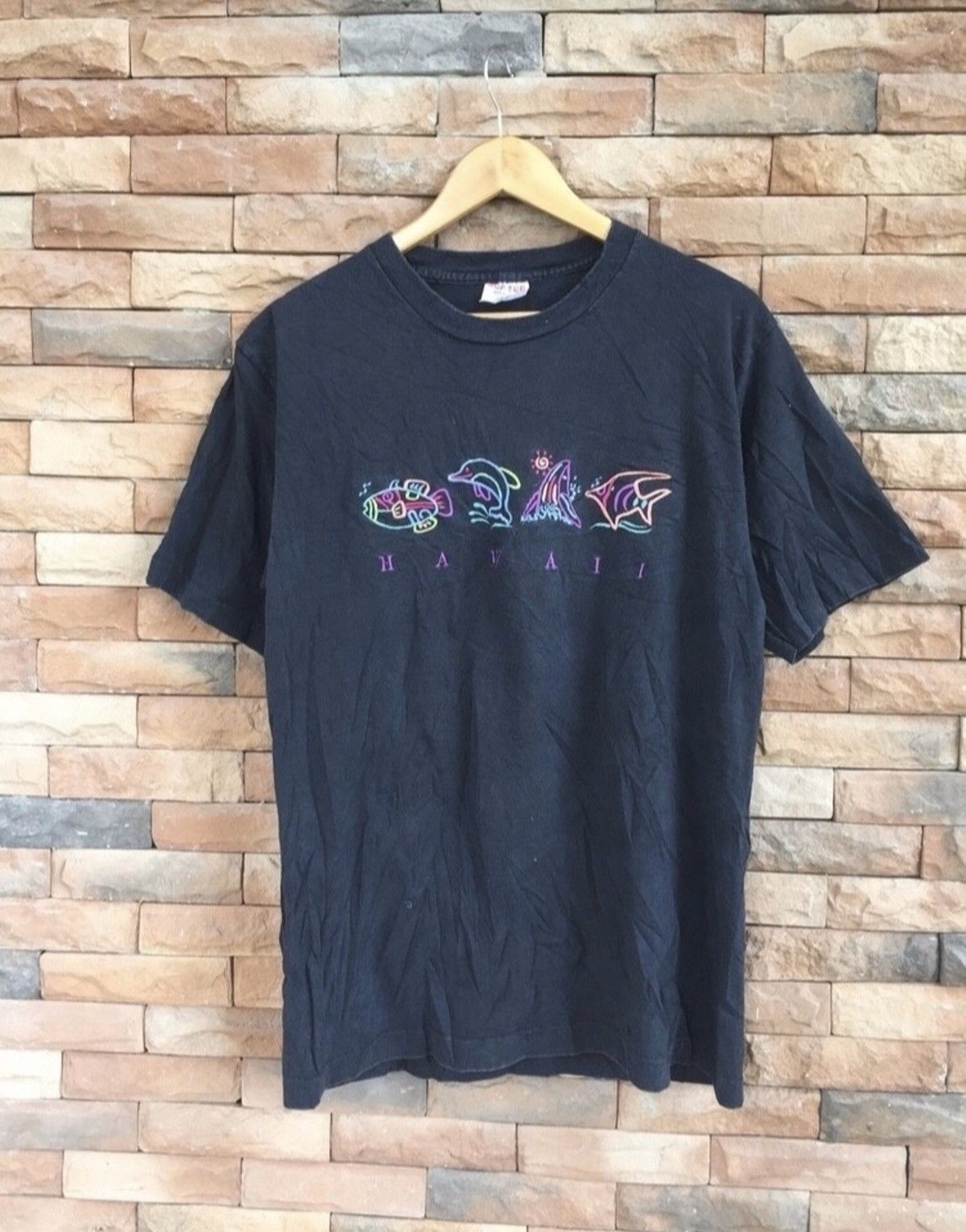 Vintage Vintage 90s Hawaii Tshirt single stich Embroided spellout Size US M / EU 48-50 / 2 - 1 Thumbnail