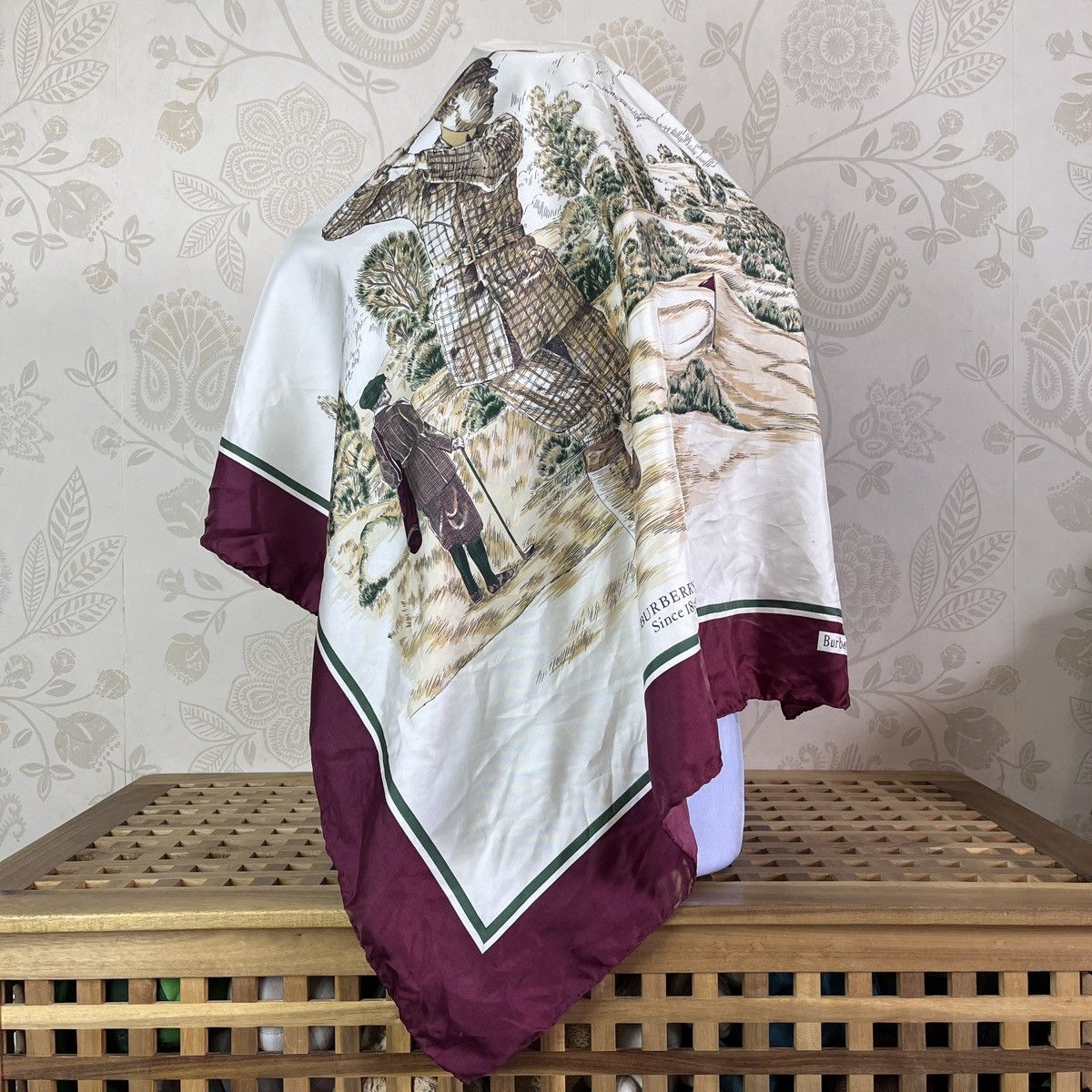 Burberry × Vintage Pure Silk Burberrys Scarves Full Print Vintage Size ONE SIZE - 21 Thumbnail