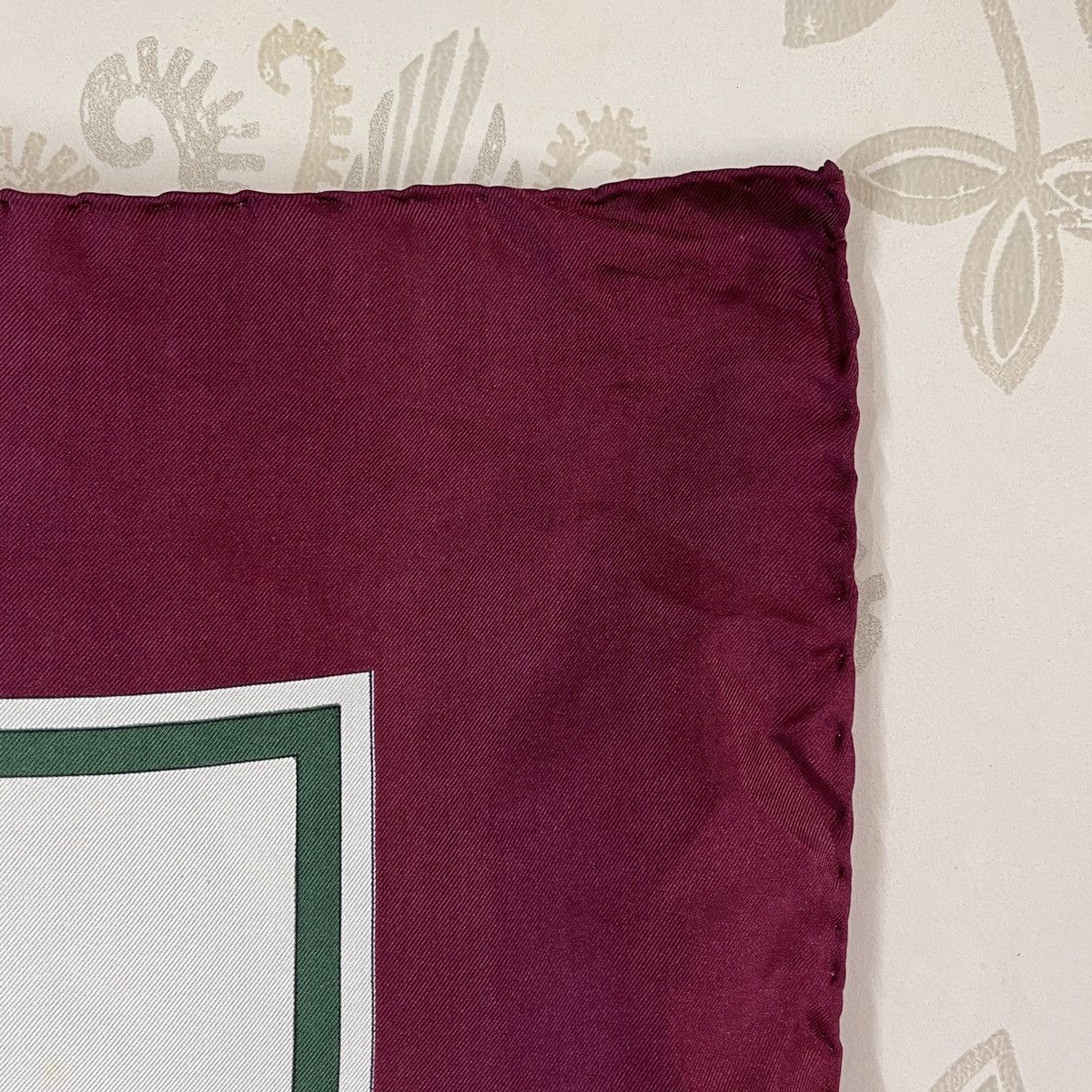 Burberry × Vintage Pure Silk Burberrys Scarves Full Print Vintage Size ONE SIZE - 9 Thumbnail