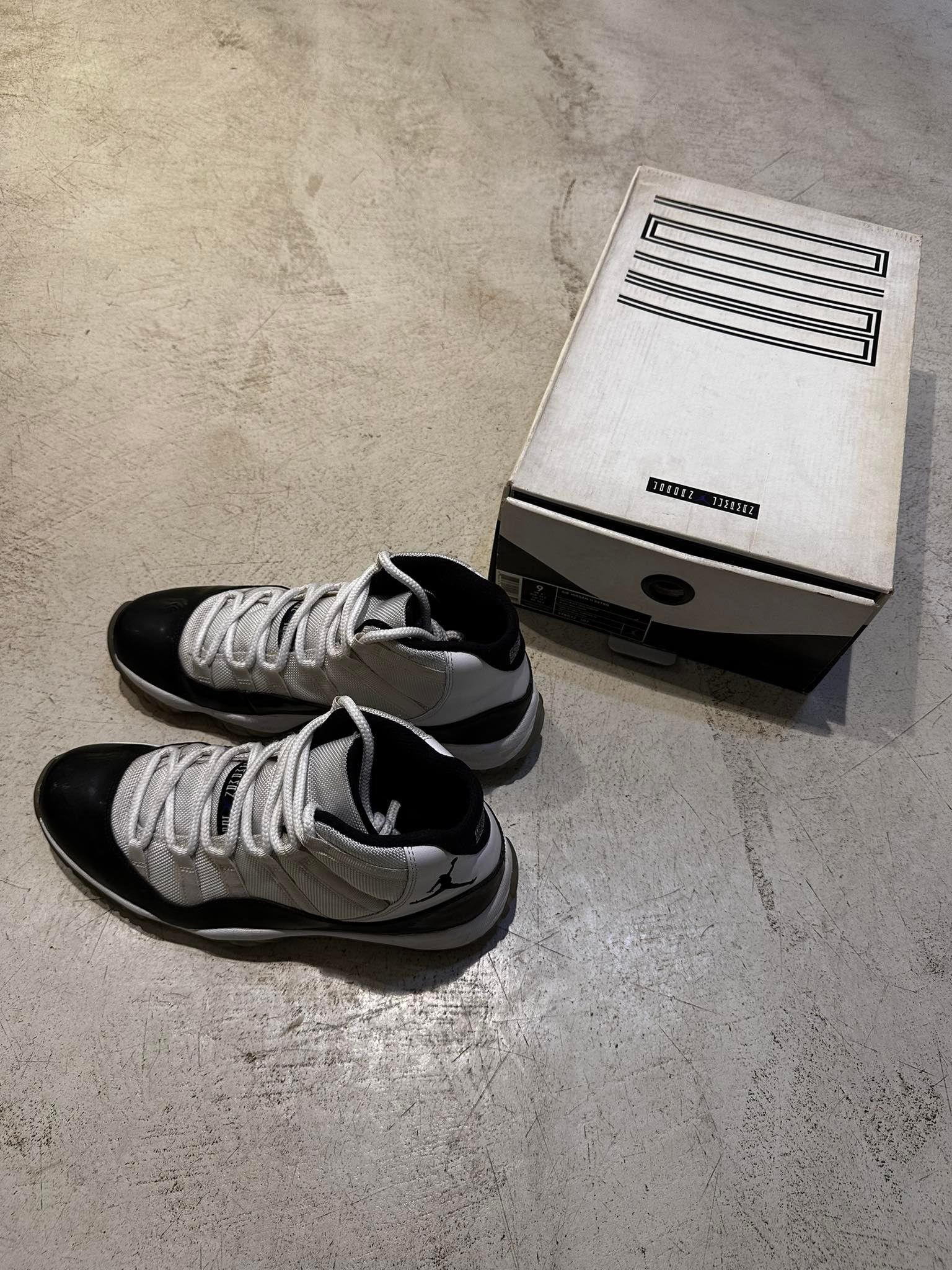 Jordan Brand Air Jordan 11 Retro Concord 378037-100 US 9 EU 42.5 Size US 9 / EU 42 - 2 Thumbnail