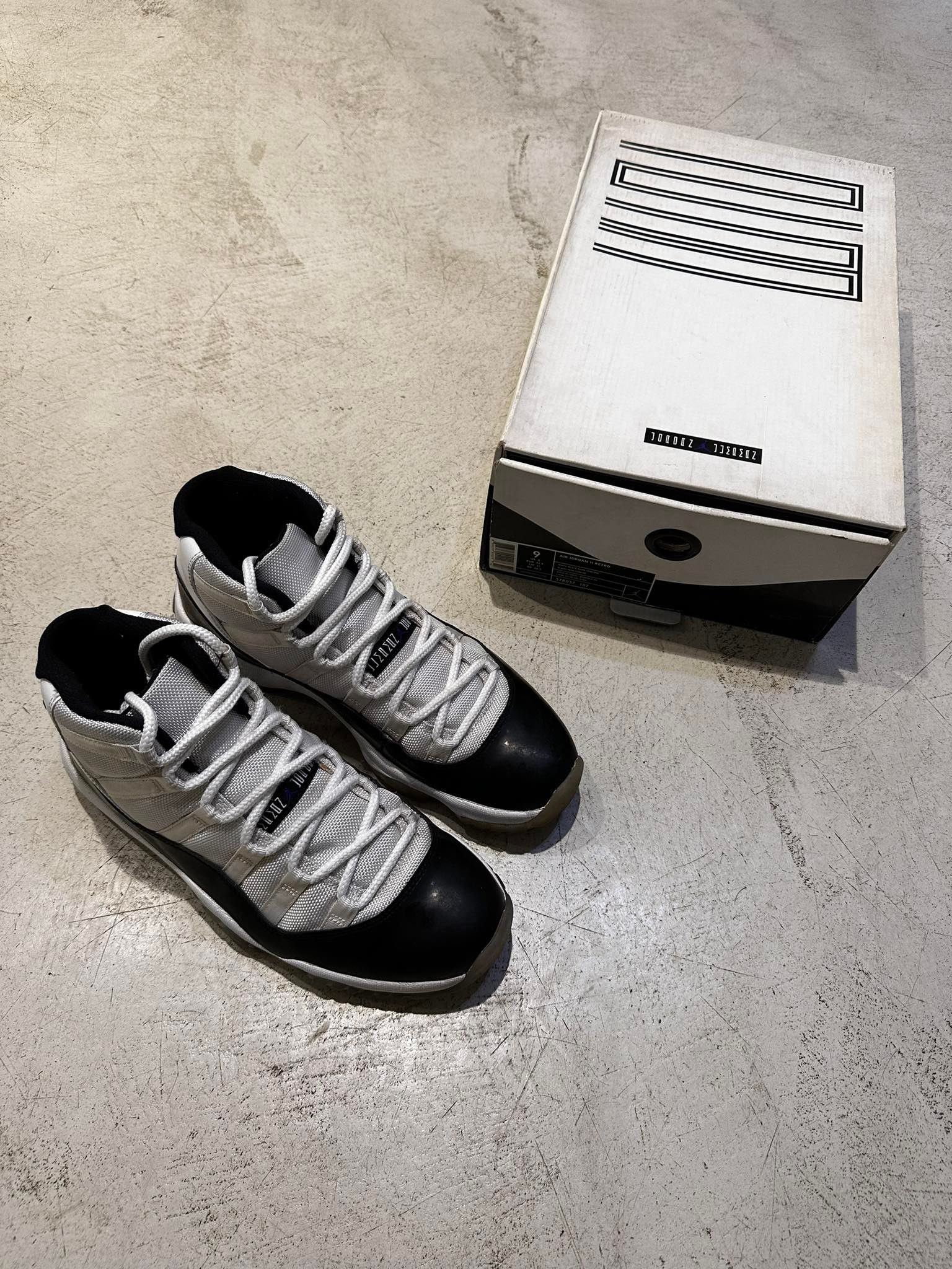 Jordan Brand Air Jordan 11 Retro Concord 378037-100 US 9 EU 42.5 Size US 9 / EU 42 - 4 Thumbnail