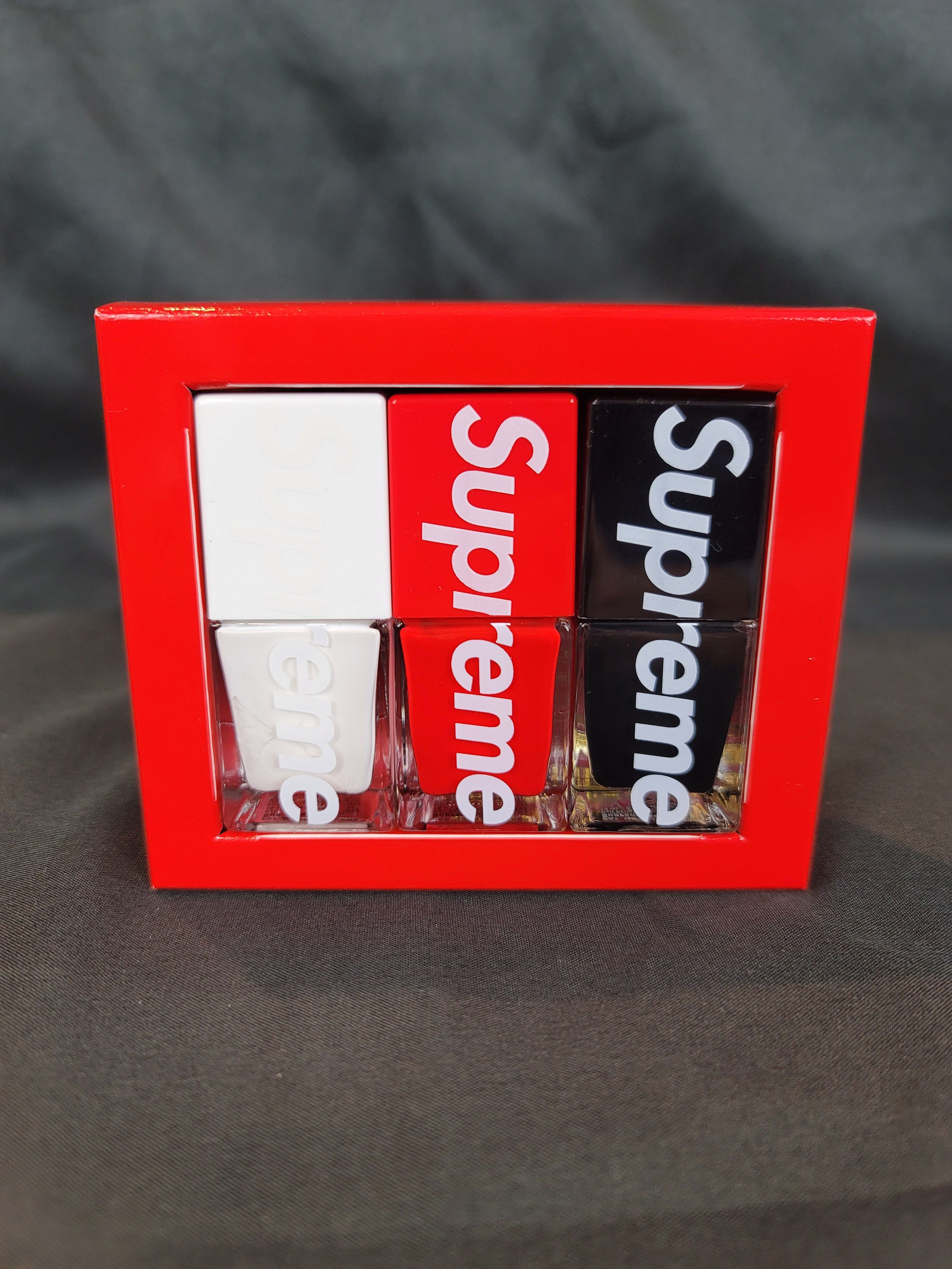 Supreme Supreme x Pat McGrath Labs Nail Polish Set of 3 FW22 NEW Size ONE SIZE - 1 Thumbnail