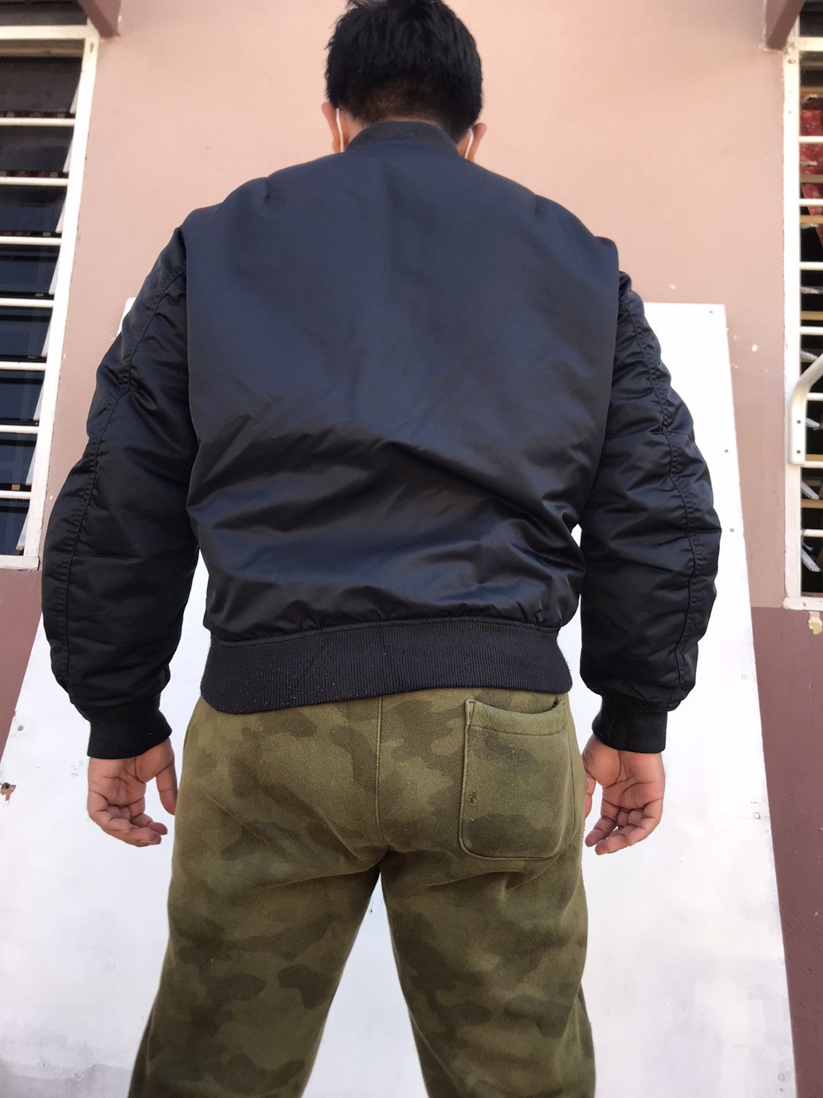 Lemaire × Uniqlo Lemaire X Uniqlo Bomber Jacket Size US L / EU 52-54 / 3 - 9 Thumbnail