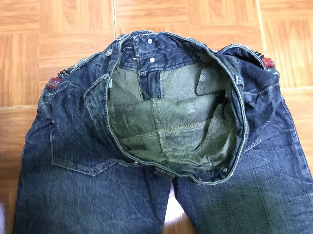 vintage jeans condition be like