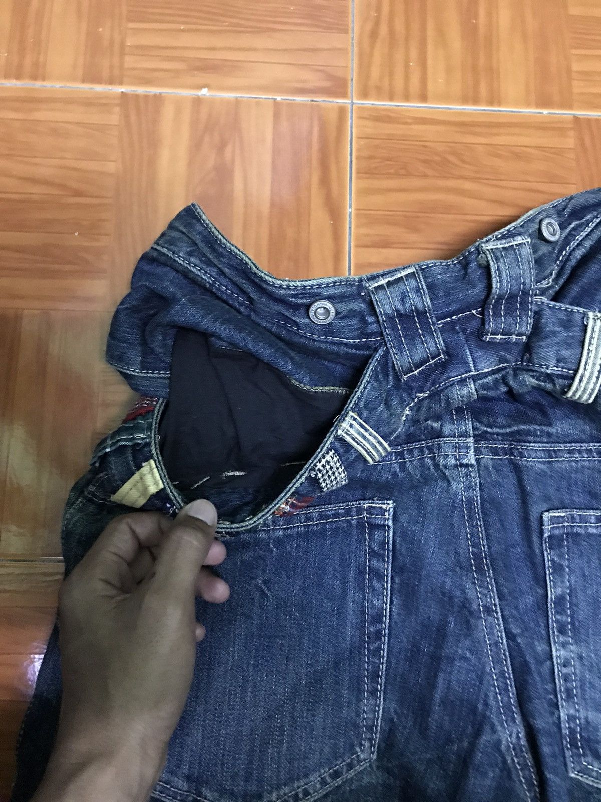 vintage jeans condition be like