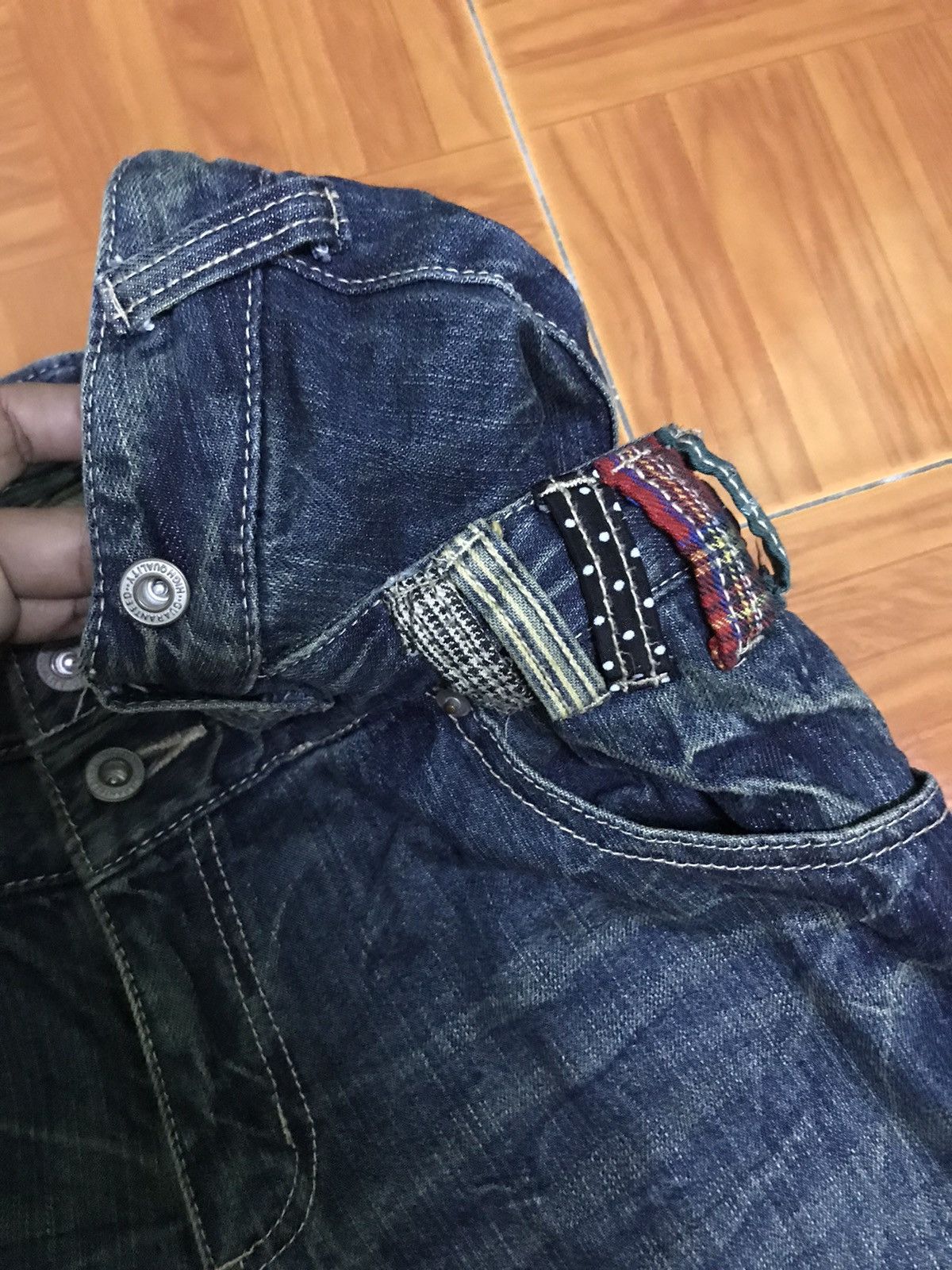 vintage jeans condition be like