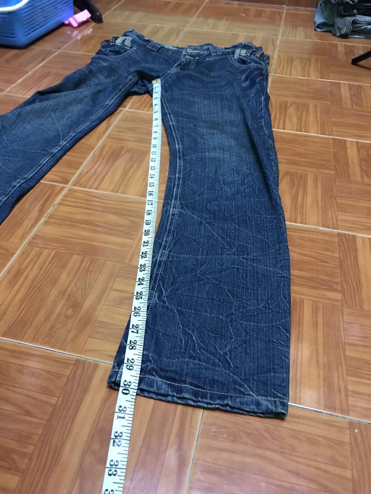 vintage jeans condition be like