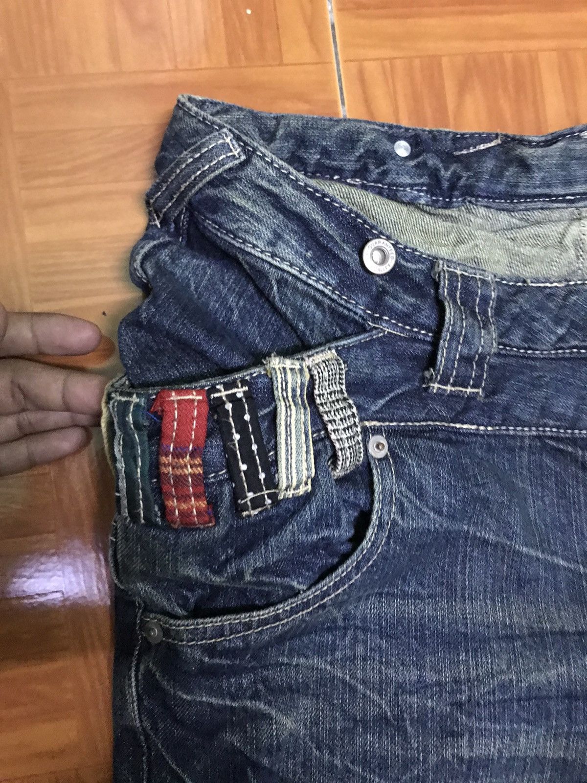 vintage jeans condition be like