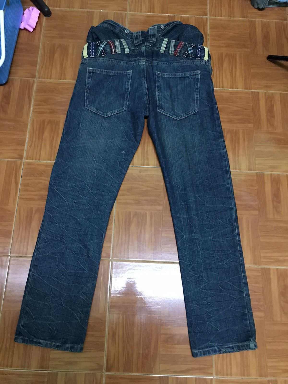 vintage jeans condition be like