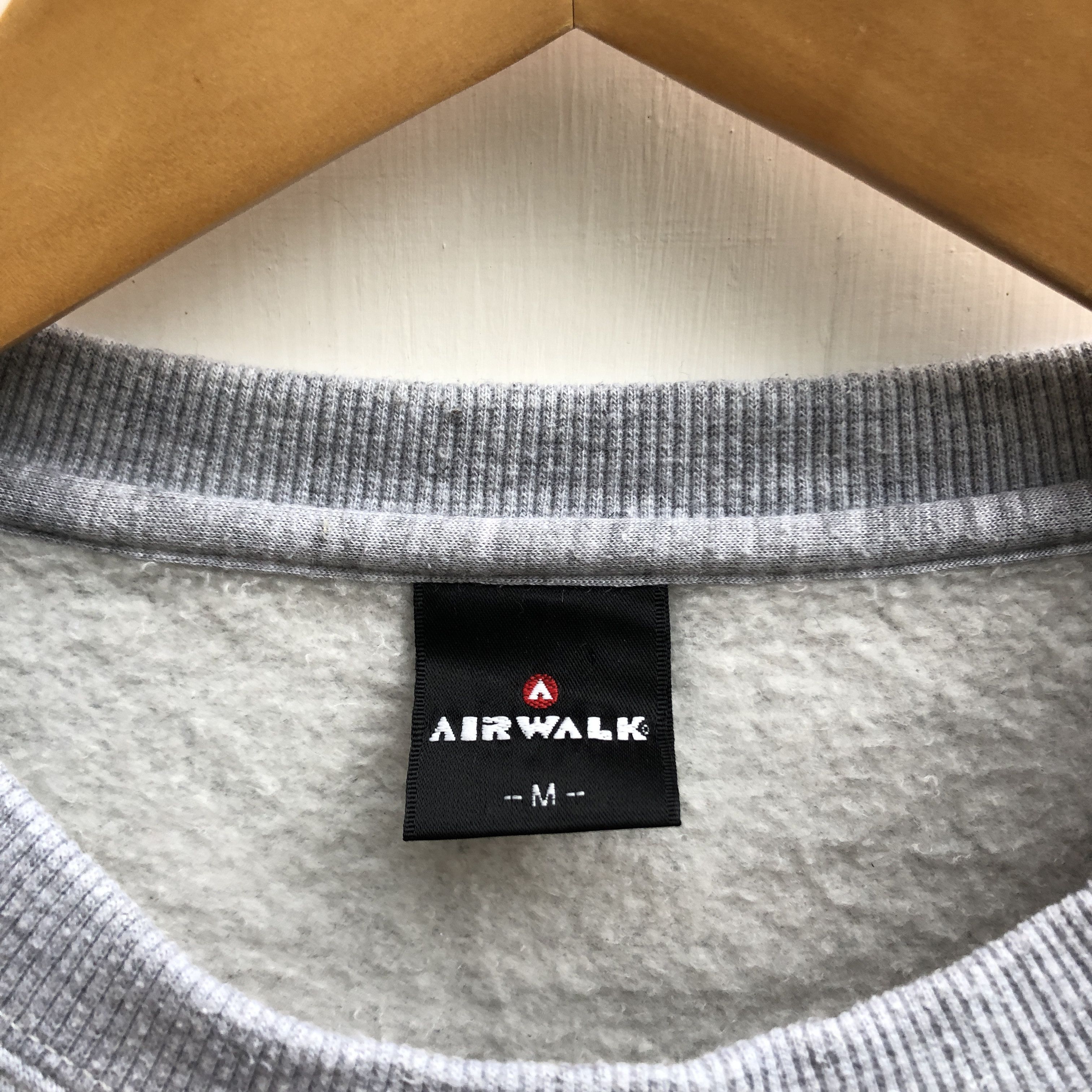 Airwalk AIRWALK Crew Neck Sweatshirt #0413-10 Size US S / EU 44-46 / 1 - 3 Thumbnail
