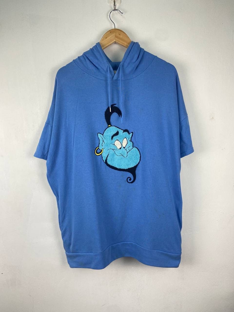 image of Vintage Disney Genie Aladdin Pullover Hoodie Short Sleeve in Blue, Men's (Size XL)