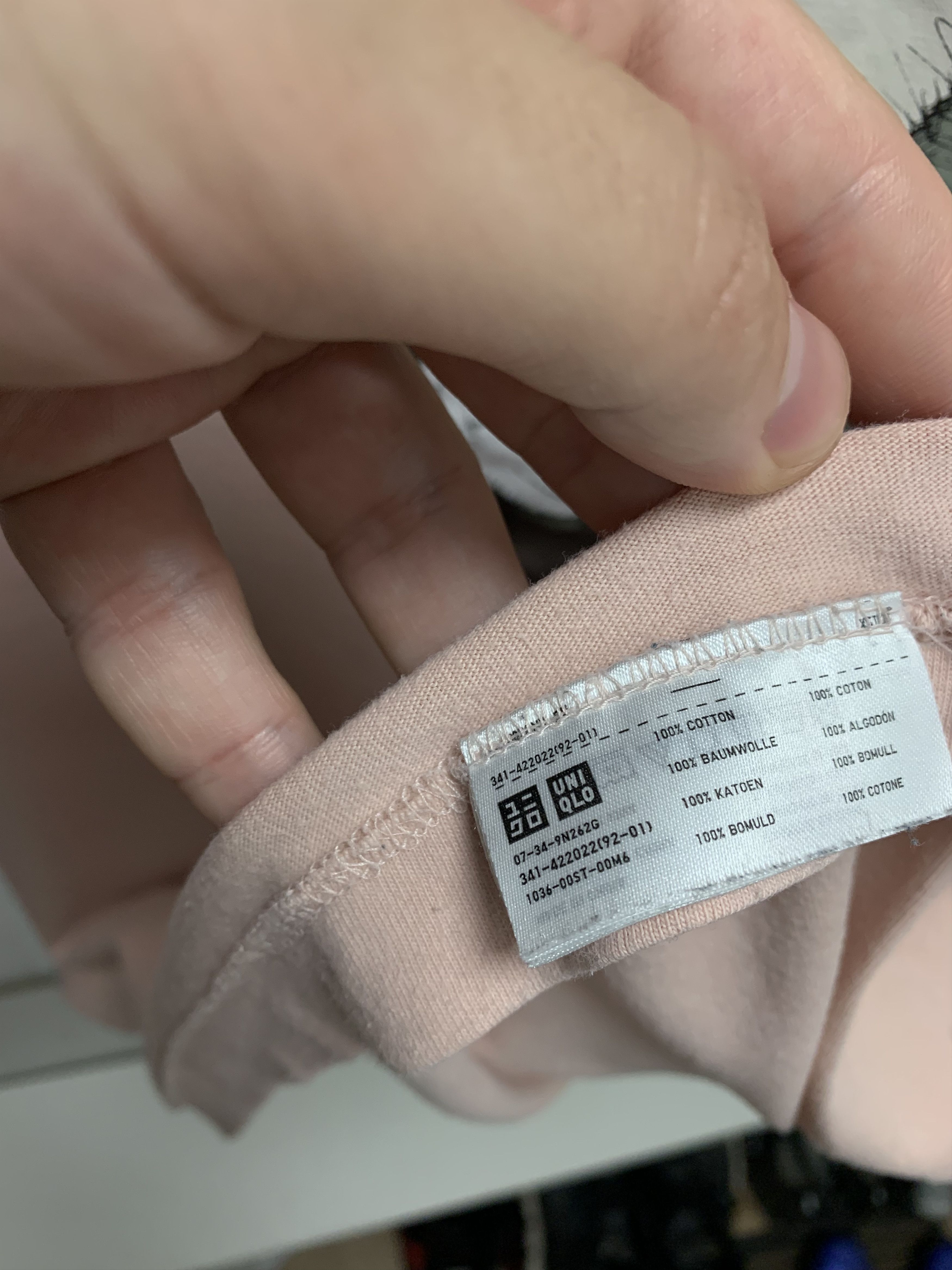 Kaws × Uniqlo Uniqlo Kaws big logo t-shirt Xl pink Size US XL / EU 56 / 4 - 3 Thumbnail
