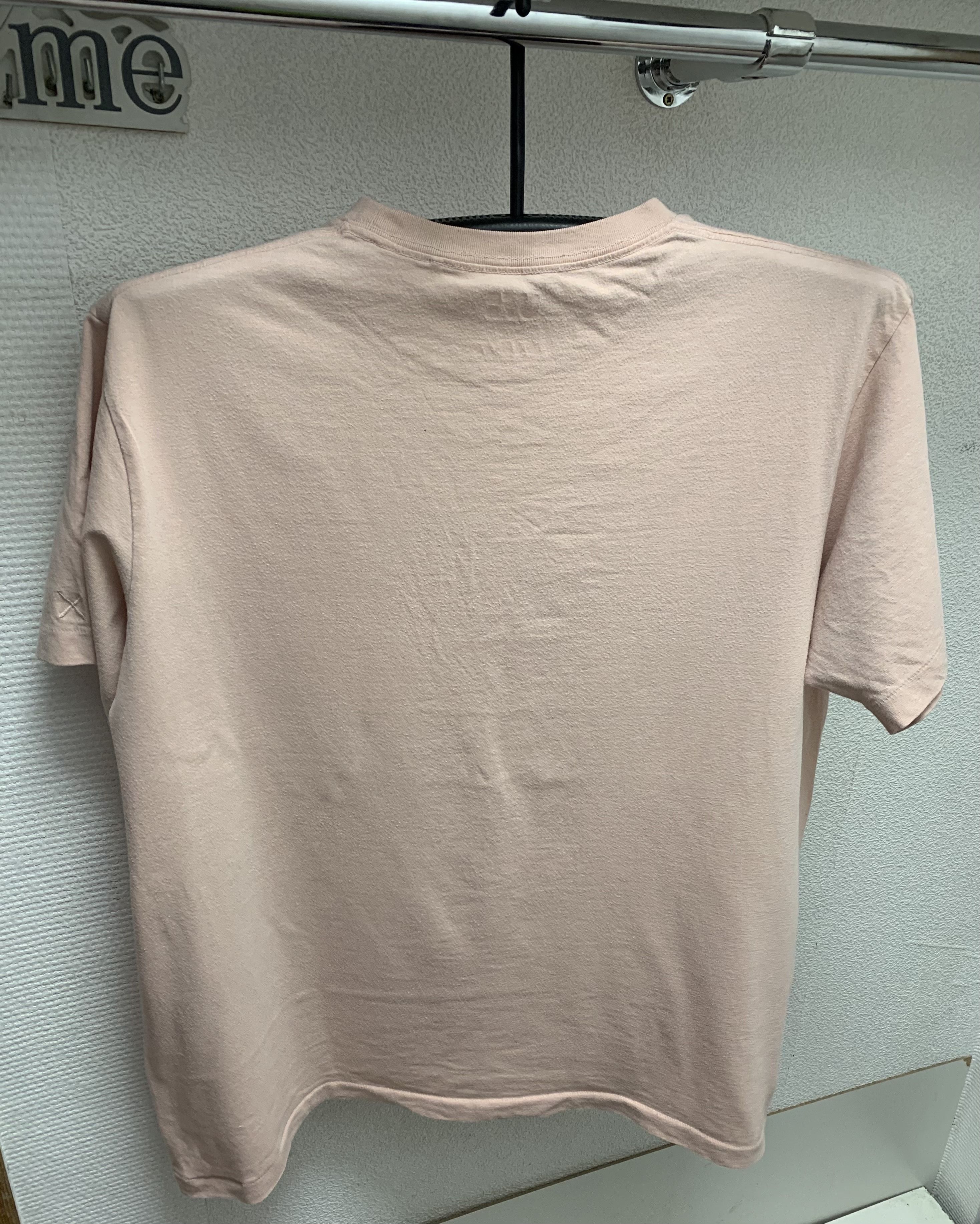 Kaws × Uniqlo Uniqlo Kaws big logo t-shirt Xl pink Size US XL / EU 56 / 4 - 5 Thumbnail